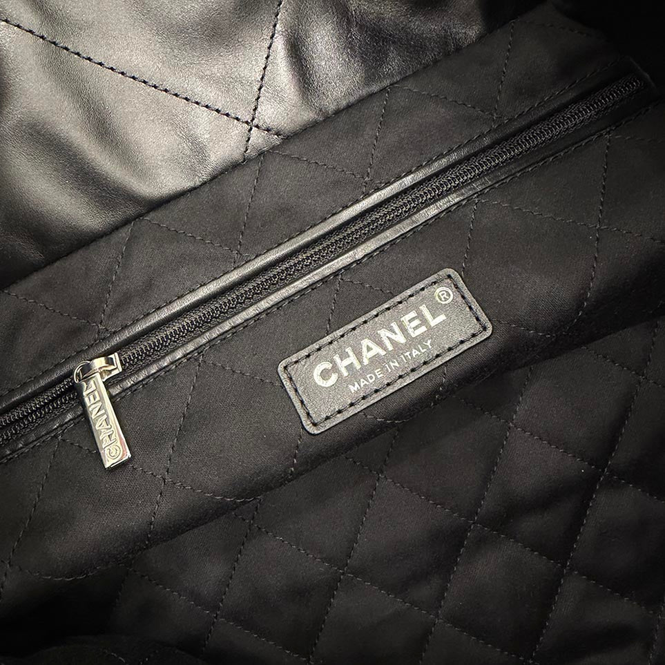 CHANEL 22 Small Shiny Calf Leather Chain Shoulder Bag シャネル 22 スモール シャイニーカーフスキン チェーン ショルダーバッグ