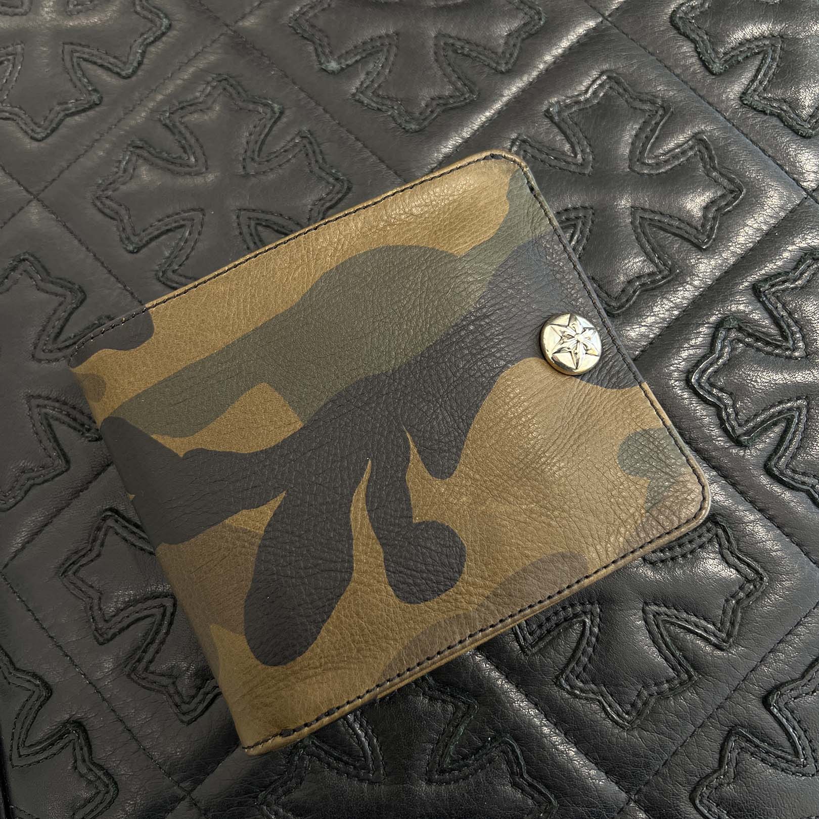 CHROME HEARTS Camo 1SNAP Star Cross Ball Button Leather Wallet
