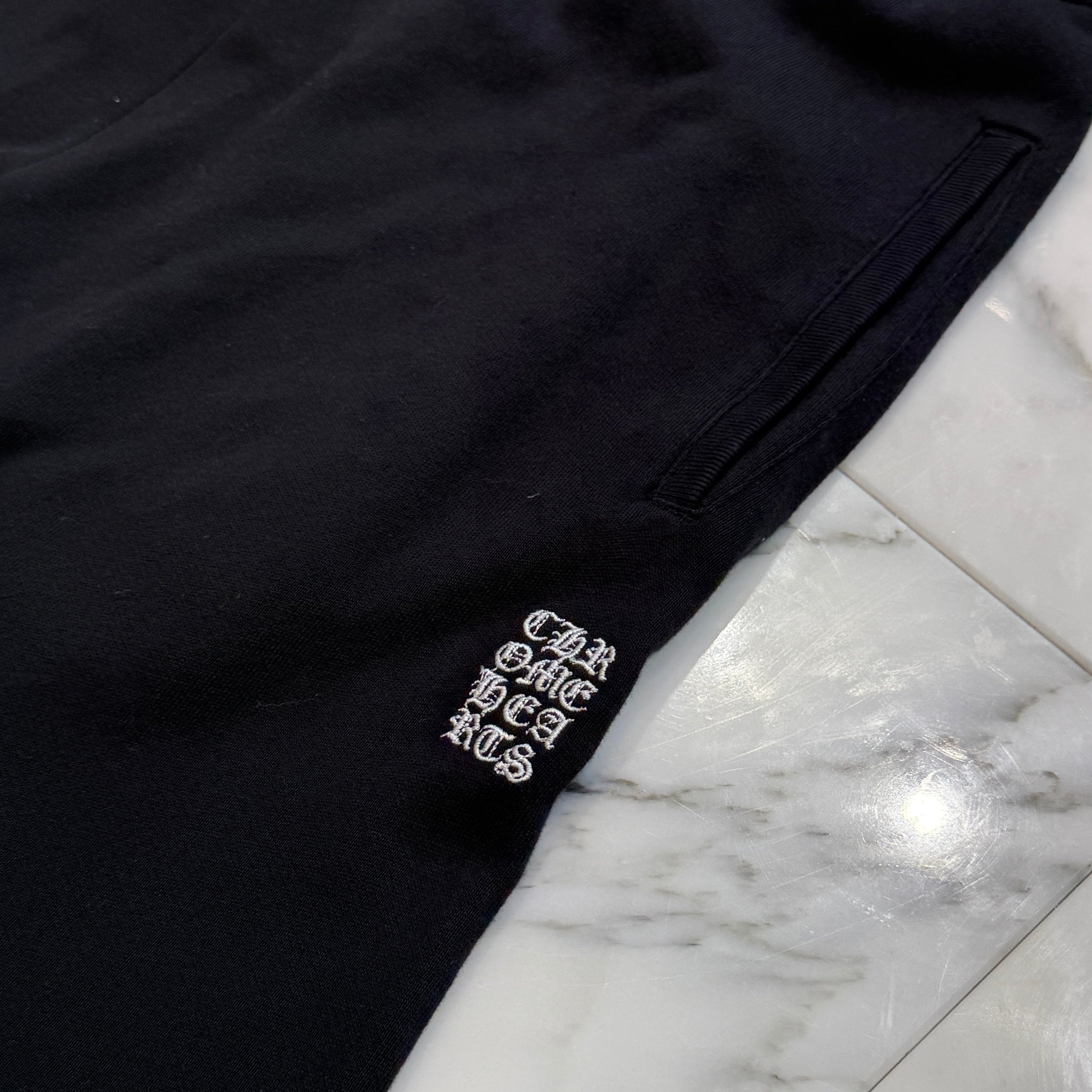 CHROME HEARTS Y NOT Vertical Logo Cross Embroidery Sweat Half Pants Size M クロムハ―ツ ワイノット ヴァーティカルロゴ クロス刺繡 スウェット ハーフパンツ サイズM