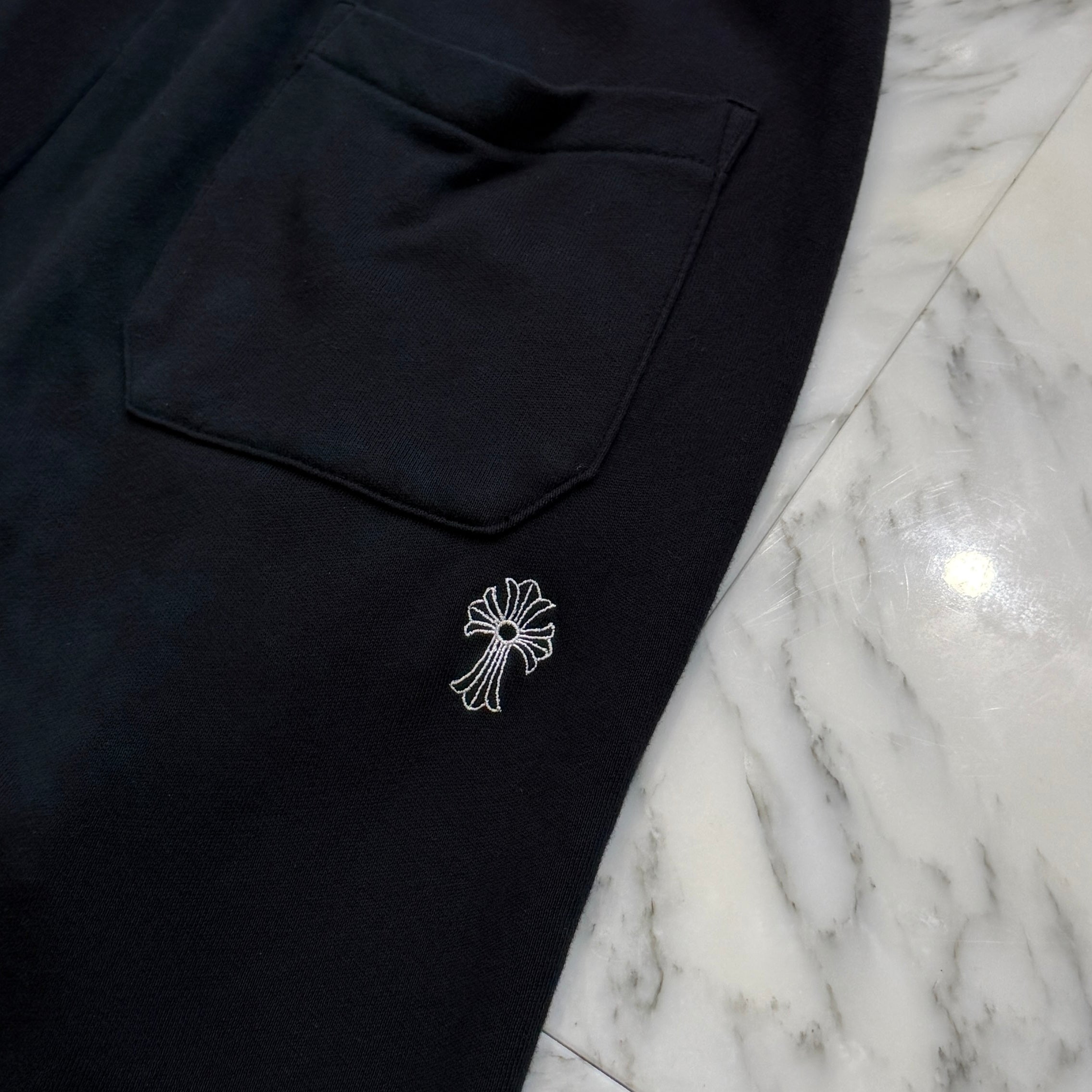 CHROME HEARTS Y NOT Vertical Logo Cross Embroidery Sweat Half Pants Size M クロムハ―ツ ワイノット ヴァーティカルロゴ クロス刺繡 スウェット ハーフパンツ サイズM