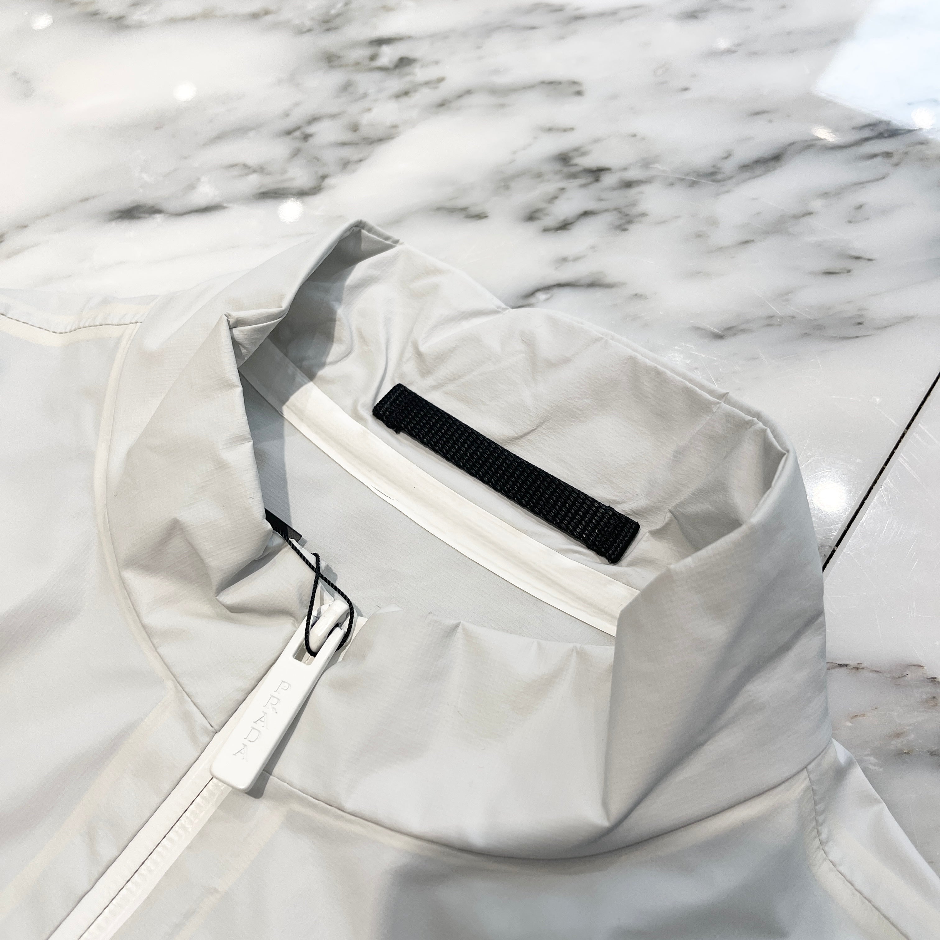 PRADA 2018AW Light Re-Nylon Hooded Jacket SGB035 S191 1T2Y Size 44 プラダ ライト リナイロン フーデッド ジャケット サイズ44