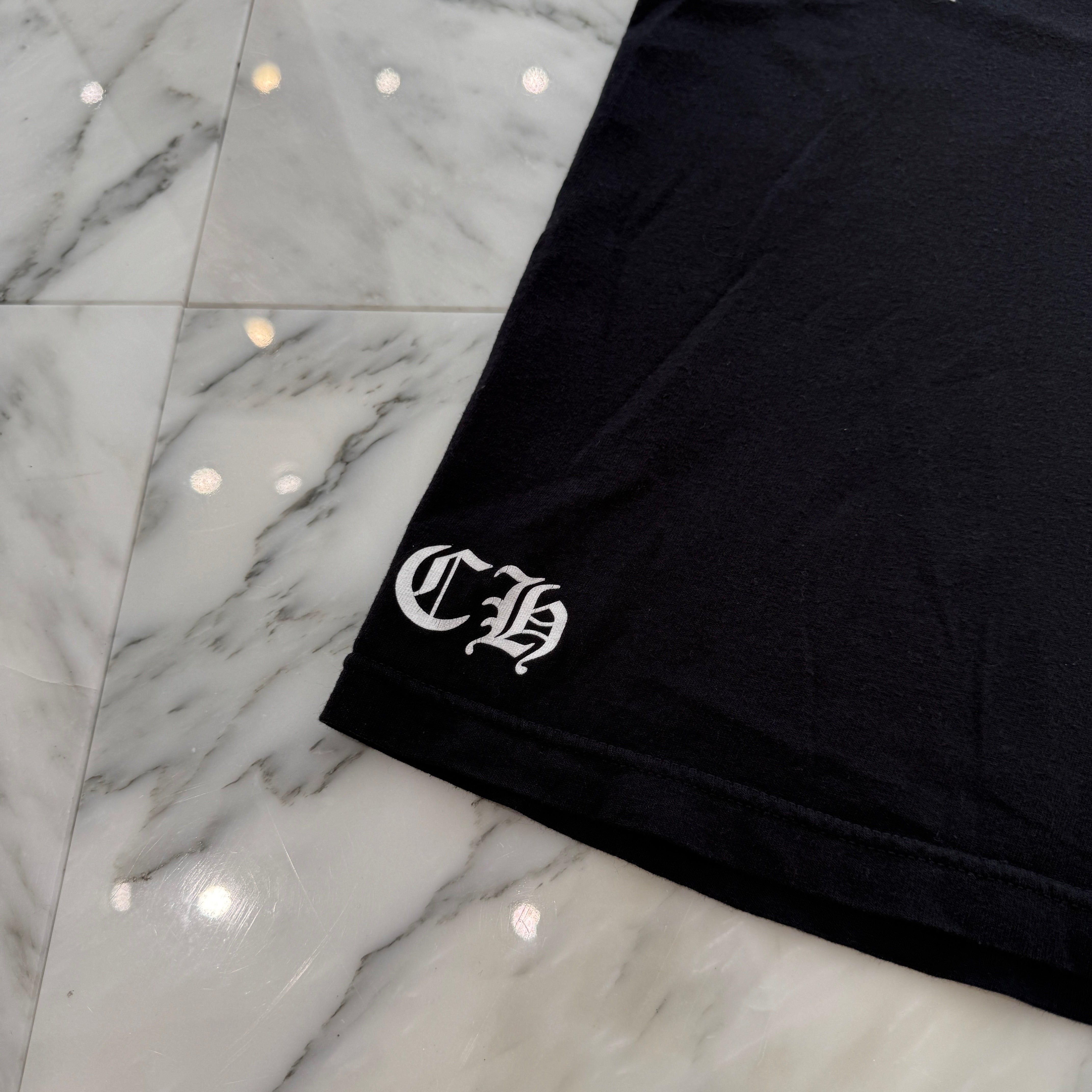 CHROME HEARTS × OFF-WHITE TOKYO Limited Scroll Logo Tee Size M