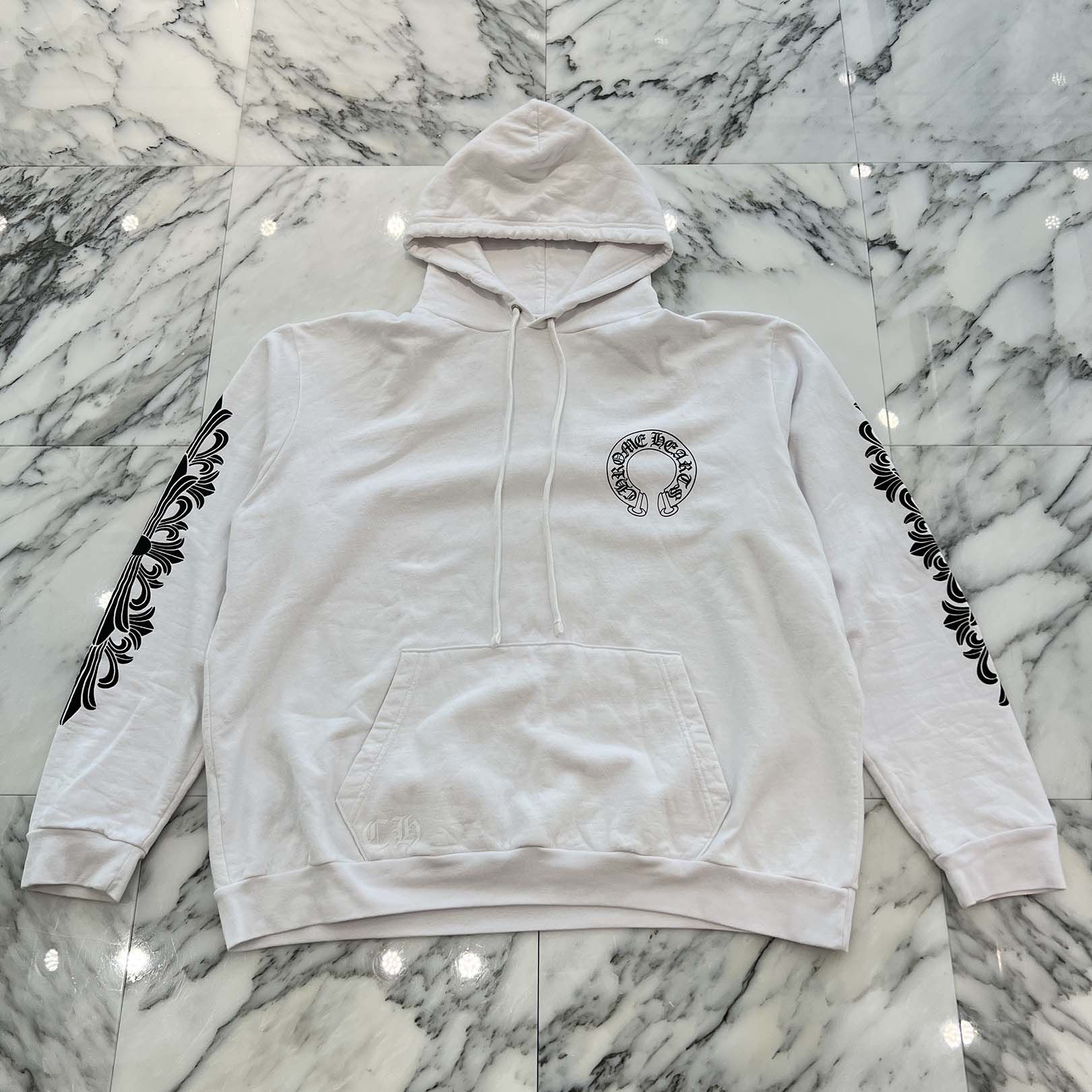美品クロムハーツ フローラルクロス ホースシュー プルオーバーフーディ サイズM CHROME HEARTS Floral Cross Horseshoe Pullover Hoodie Size XL