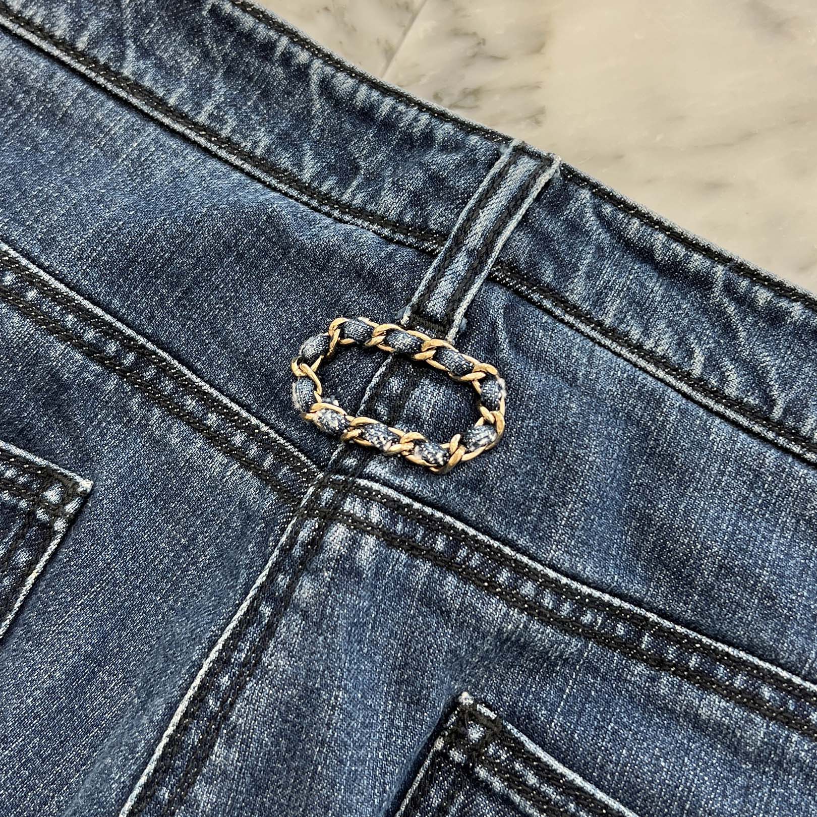 CHANEL COCO Button Denim Tapered Pants P31992V22199 Size 44 シャネル ココボタン デニム テーパードパンツ サイズ44