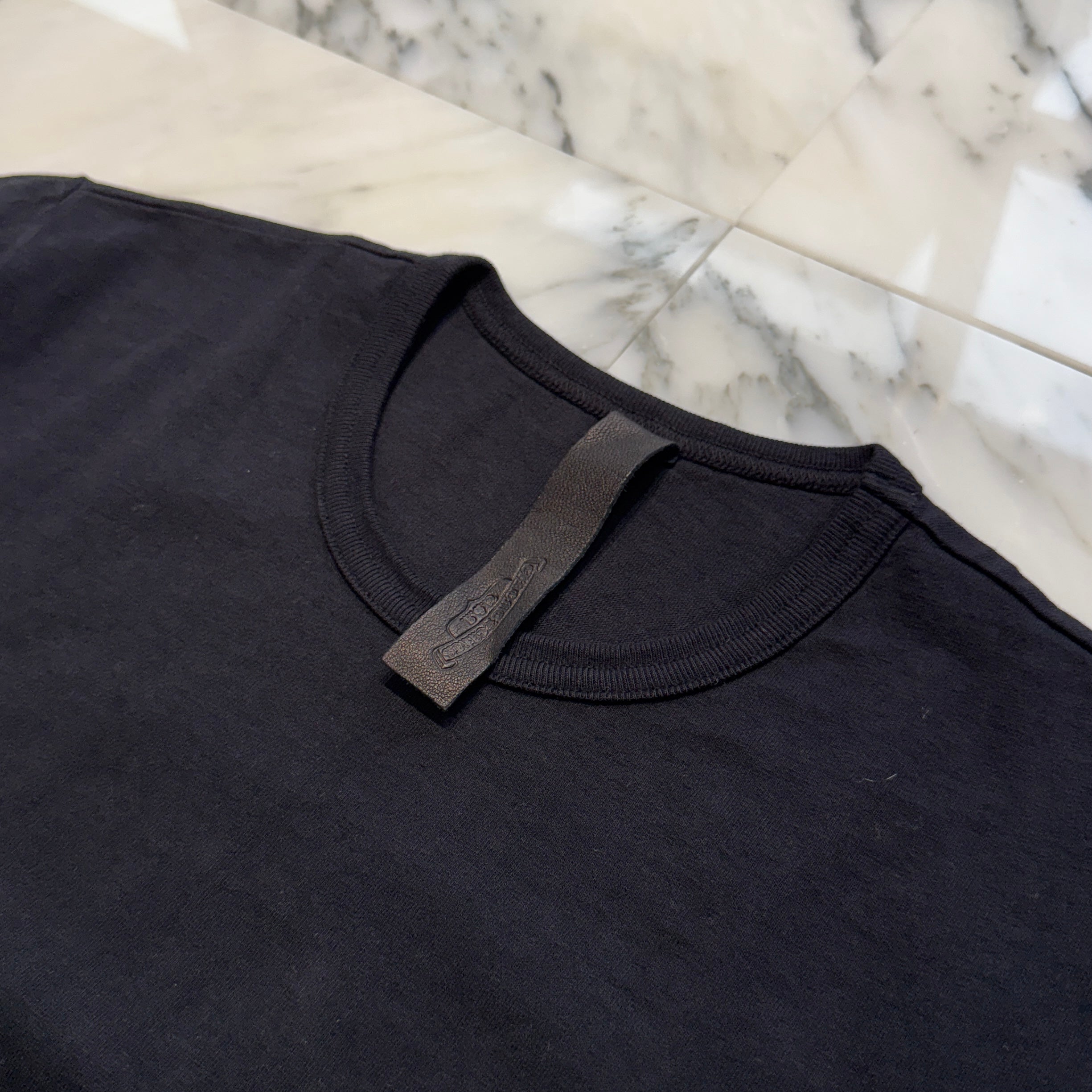 CHROME HEARTS Y NOT Vertical Logo Cross Embroidery Tee Size S クロムハーツ ワイノット バーティカルロゴ クロス刺繍 Tシャツ サイズS