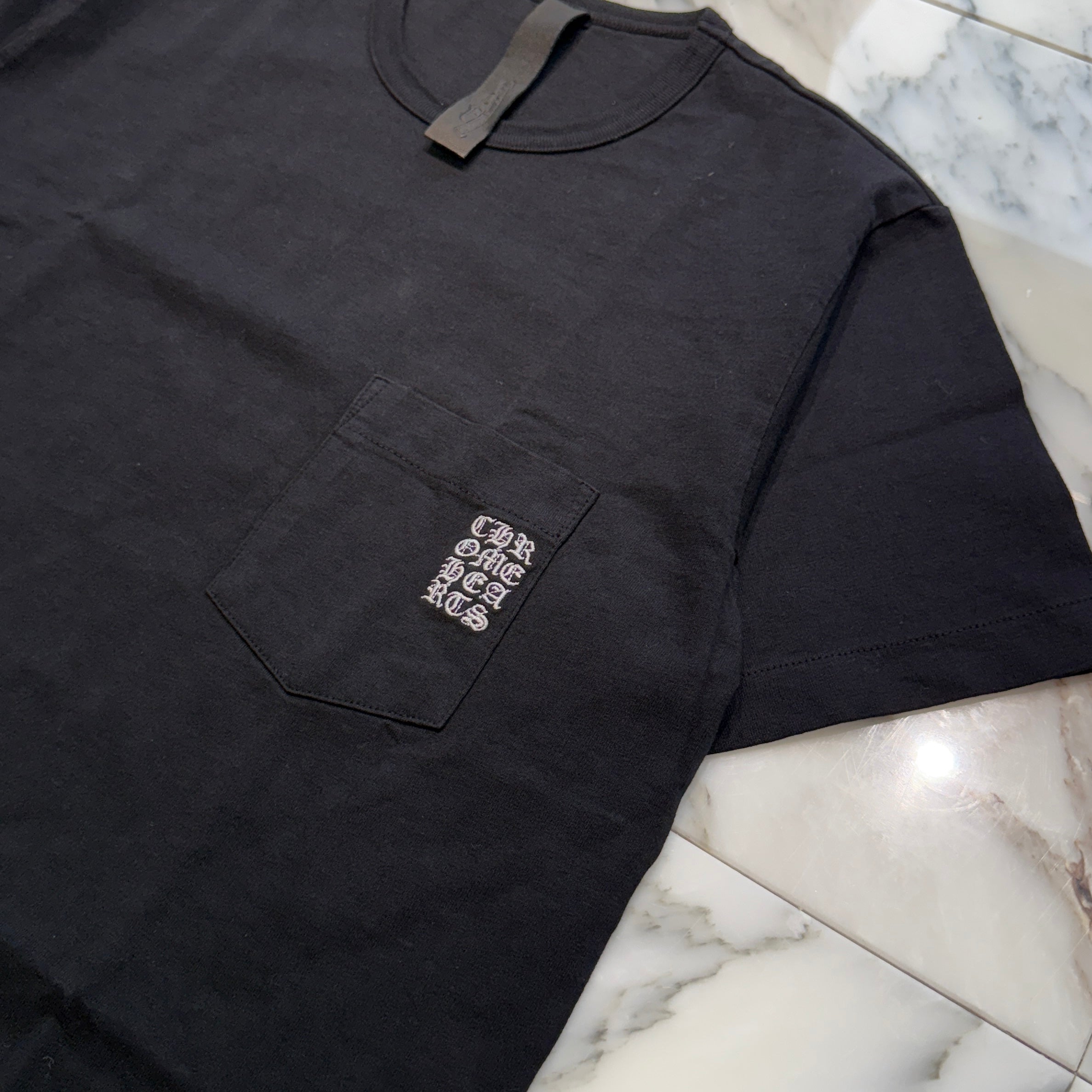 CHROME HEARTS Y NOT Vertical Logo Cross Embroidery Tee Size S クロムハーツ ワイノット バーティカルロゴ クロス刺繍 Tシャツ サイズS