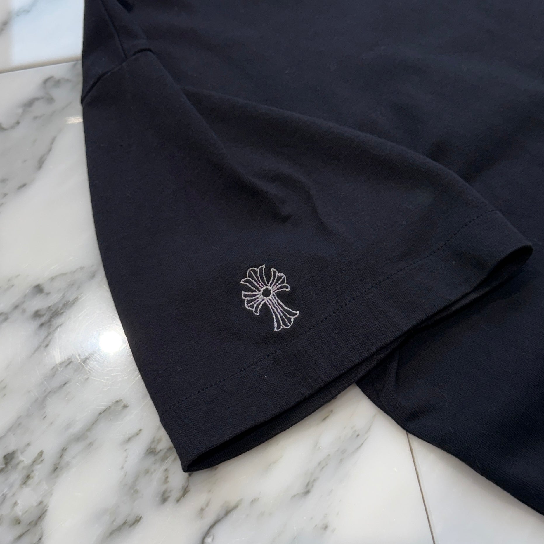 CHROME HEARTS Y NOT Vertical Logo Cross Embroidery Tee Size L クロムハーツ ワイノット バーティカルロゴ クロス刺繍 Tシャツ サイズL