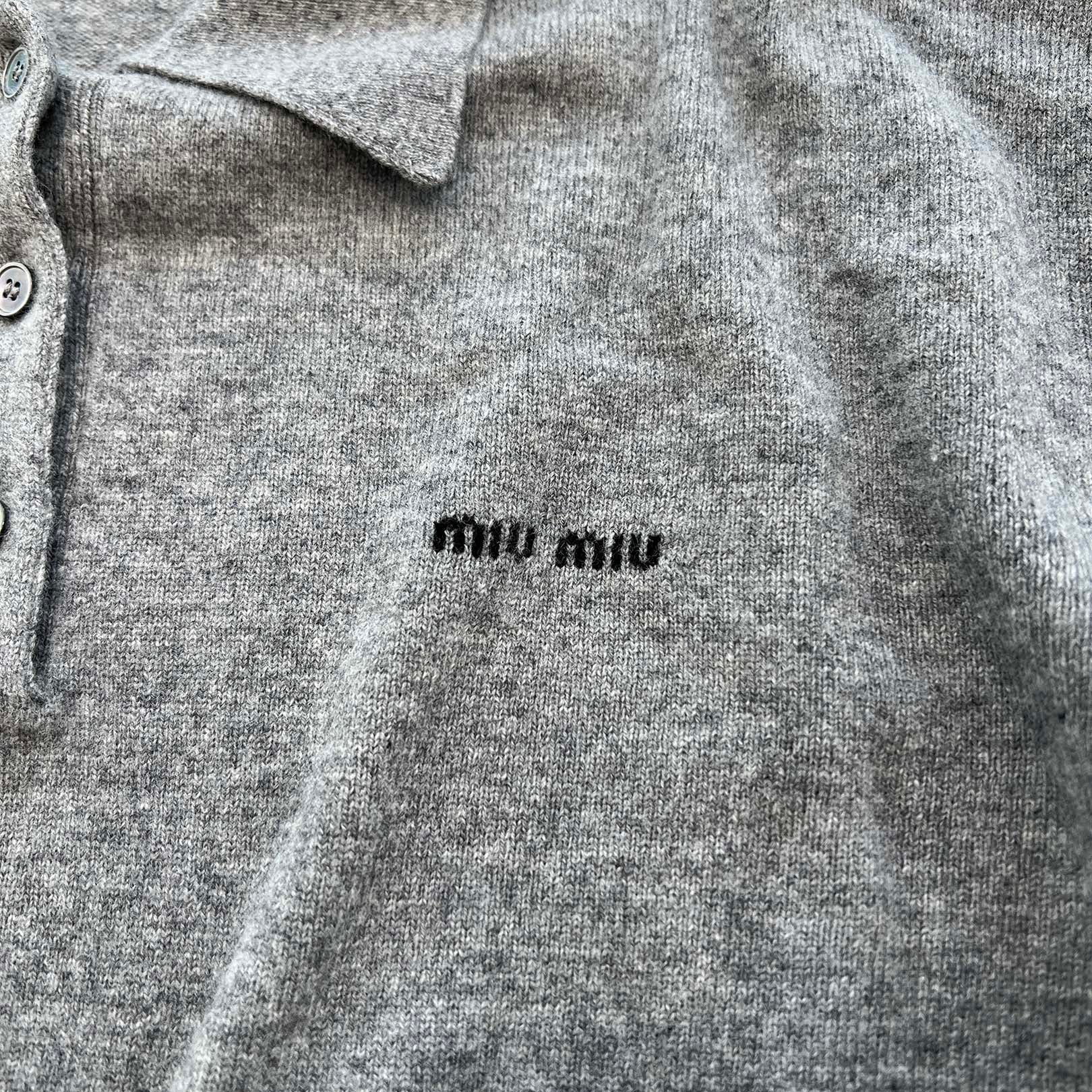 MIU MIU 2025SS Logo Embroidered Cashmere Polo Knit Sweater MMLA40 13S1 F0031 Size 42 ミュウミュウ ロゴ刺繍カシミヤ ポロ ニットセーター サイズ42