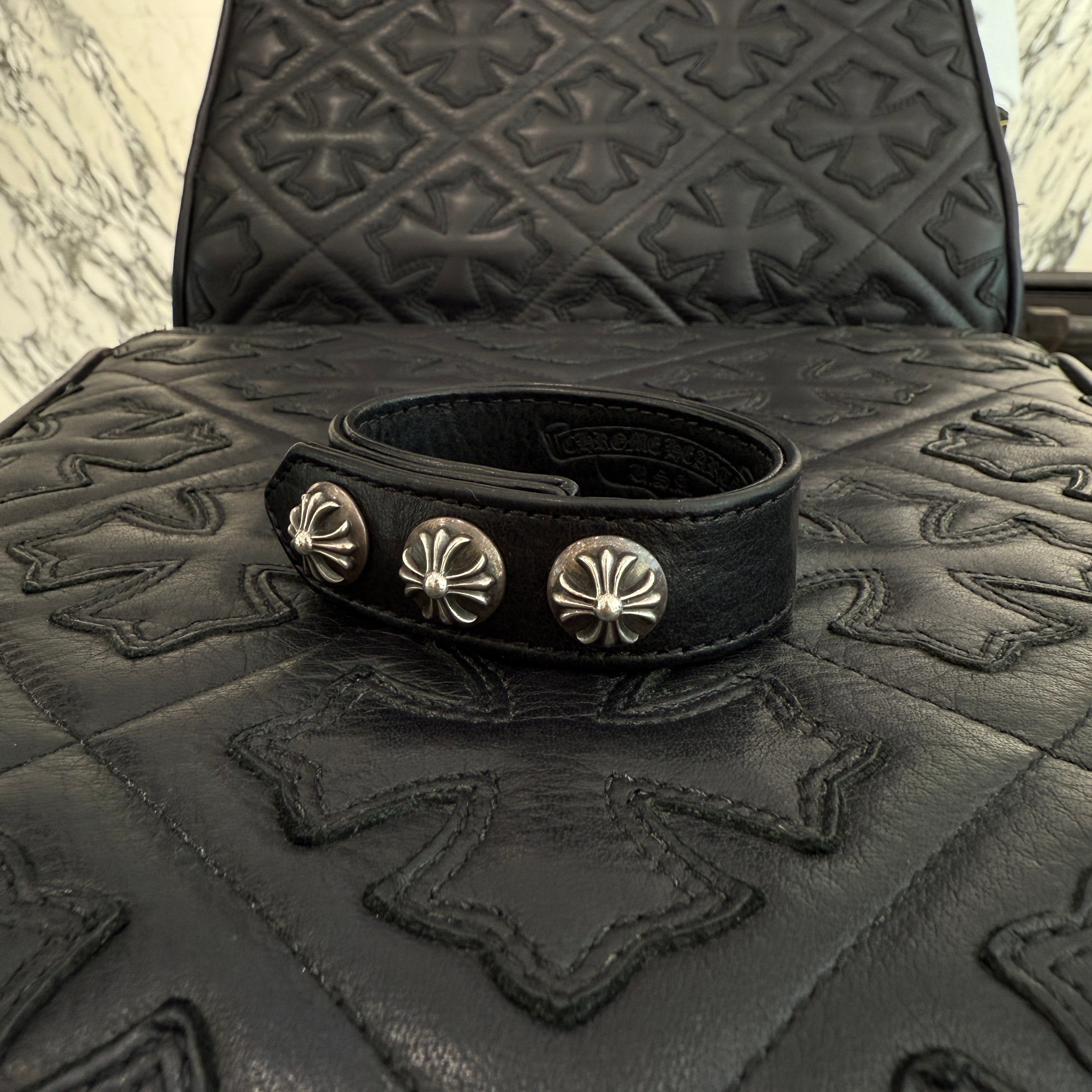 CHROME HEARTS 3BTN 2SNP LEATHER BRACELET クロムハーツ クロスボール 3ボタン 2スナップ レザーブレスレット