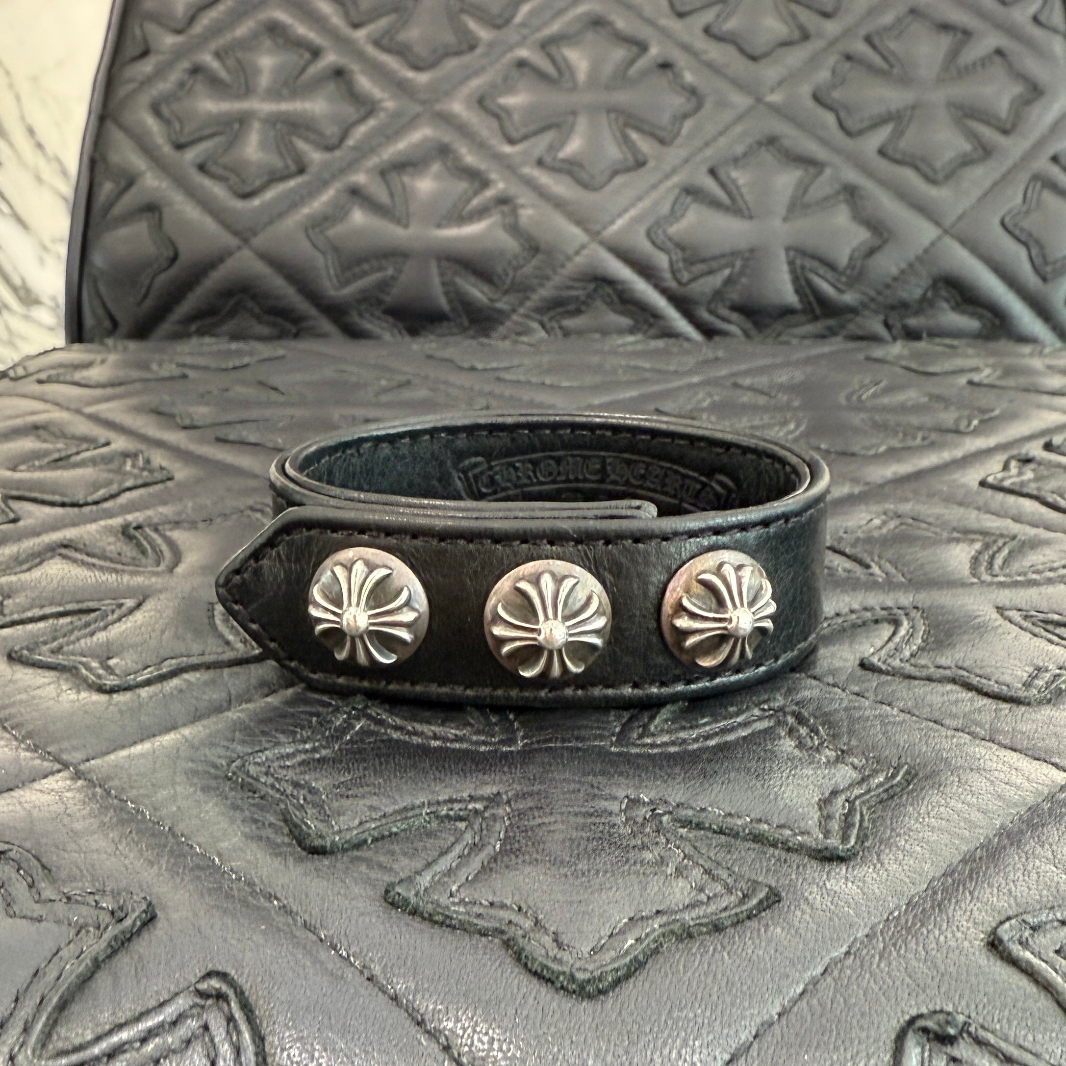 CHROME HEARTS 3BTN 2SNP LEATHER BRACELET クロムハーツ クロスボール 3ボタン 2スナップ レザーブレスレット