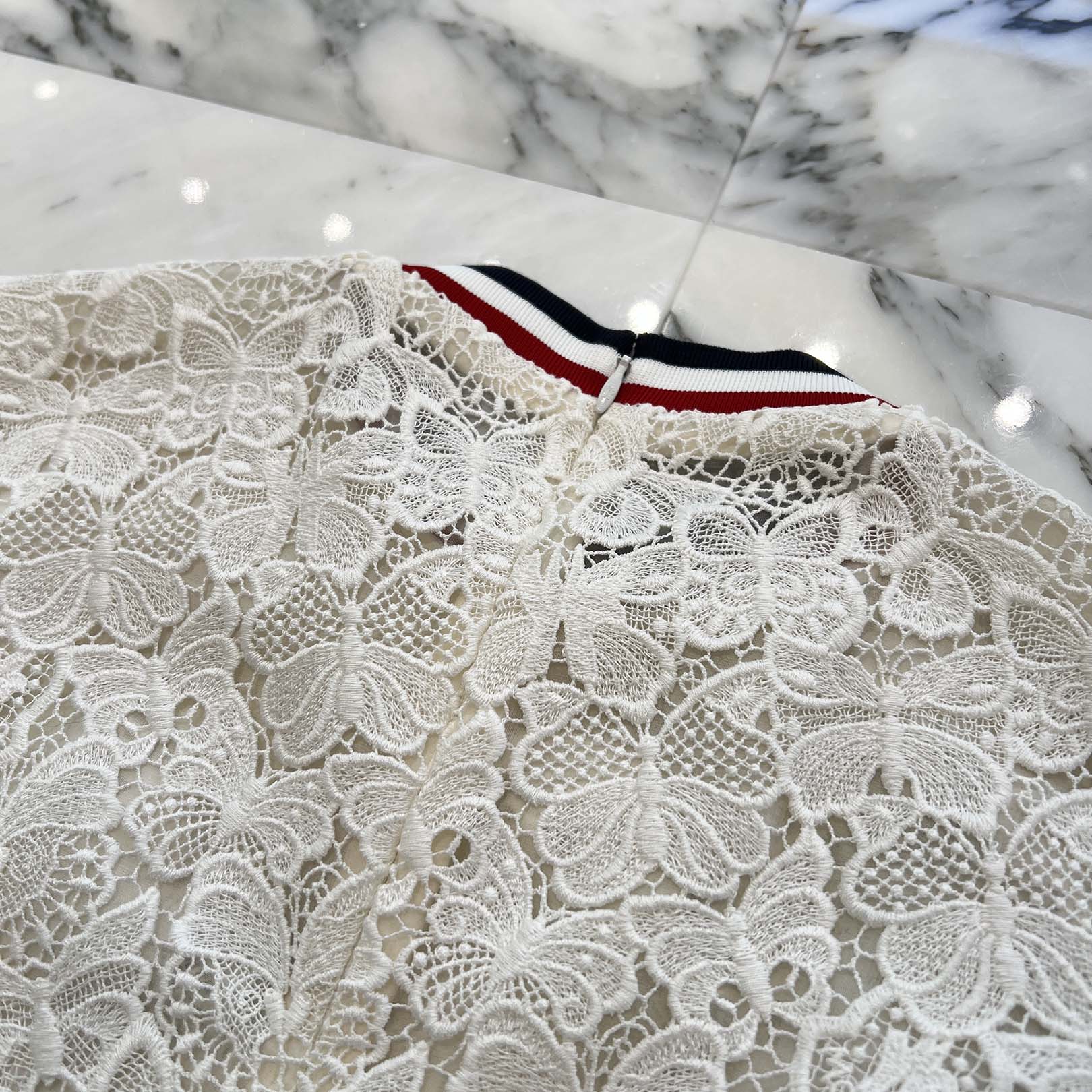 MONCLER DEGADE ABITO Rubber Logo Patch Floral Lace Dress D11936810305 2299A Size 00 モンクレール DEGADE ABITO ラバーロゴパッチ 花柄レース ワンピース サイズ00