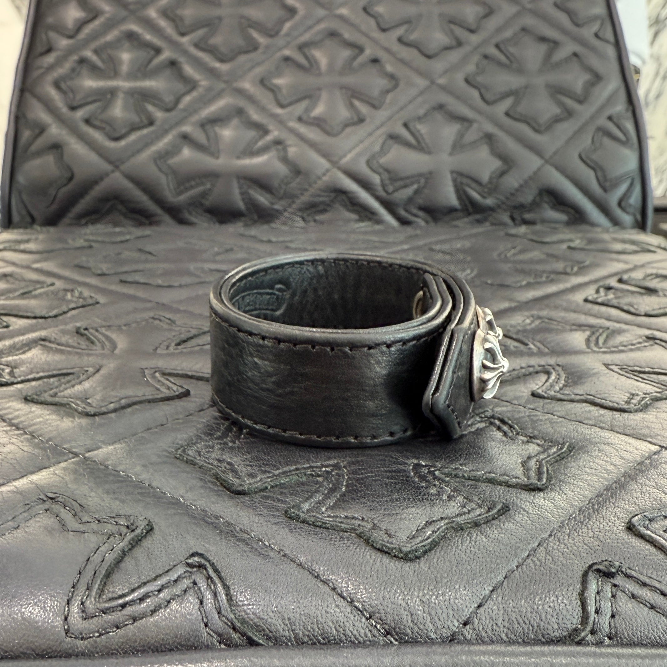 chrome hearts 3btn 2snp レザーブレスレット ブラック CHROME HEARTS クロムハーツ 3BTN 2SNP クロスボール3ボタン2