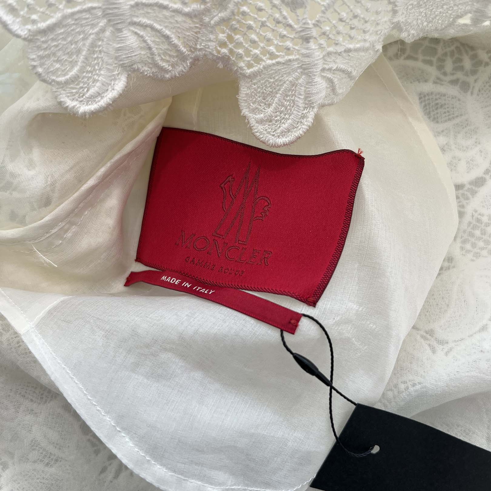 MONCLER DEGADE ABITO Rubber Logo Patch Floral Lace Dress D11936810305 2299A Size 00 モンクレール DEGADE ABITO ラバーロゴパッチ 花柄レース ワンピース サイズ00