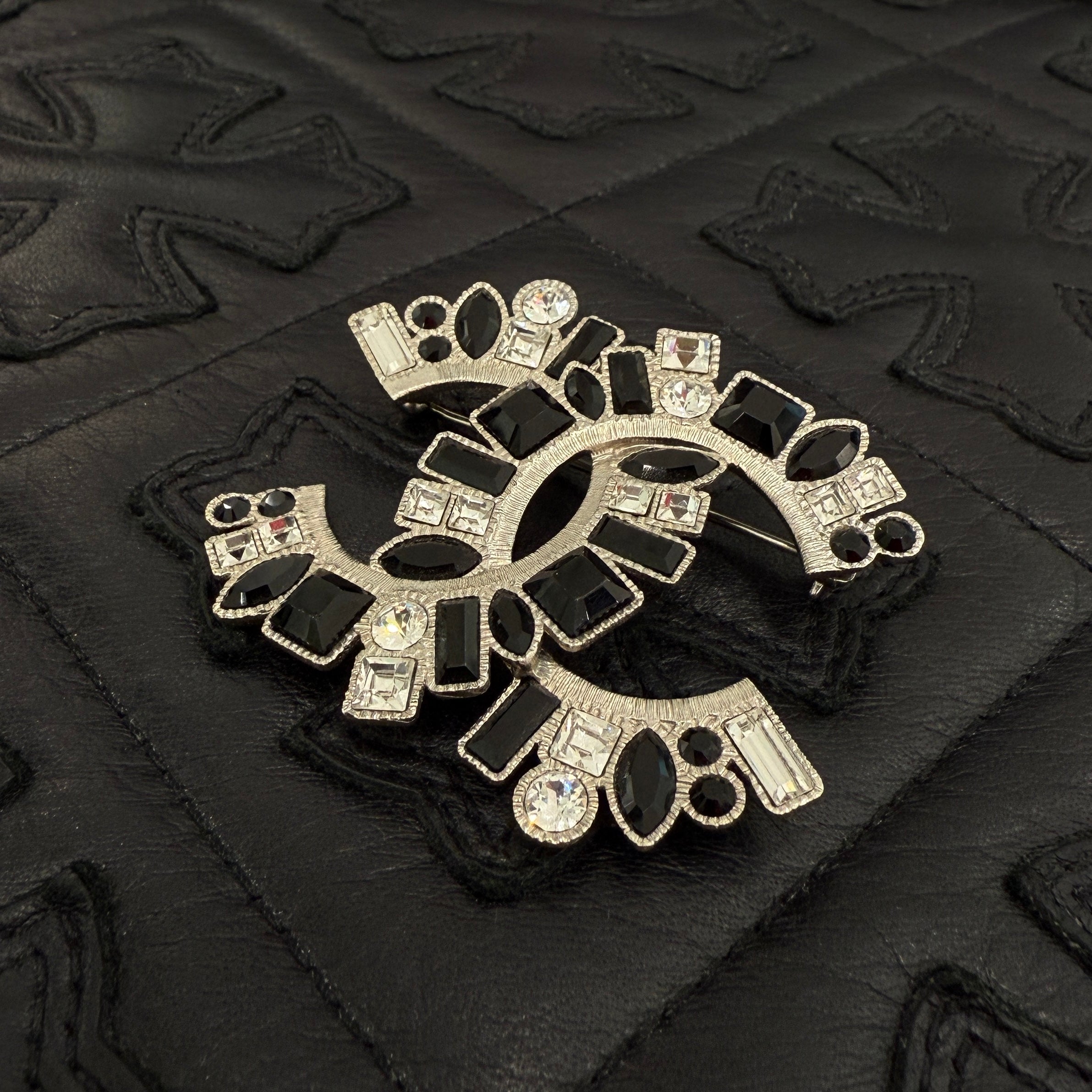 CHANEL B17V Coco Mark Rhinestone Brooch シャネル B17V ココマーク ラインストーン ブローチ