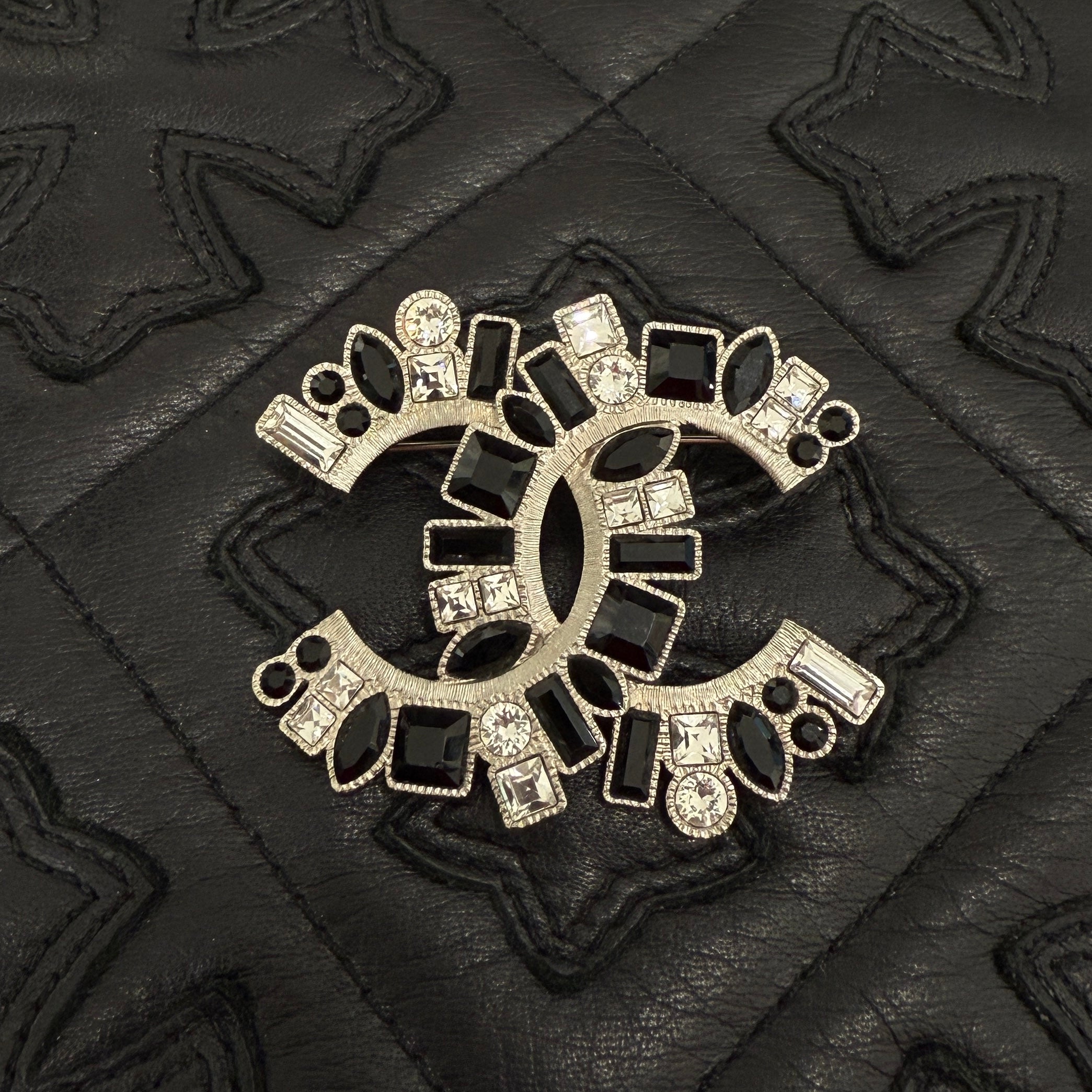 CHANEL B17V Coco Mark Rhinestone Brooch シャネル B17V ココマーク ラインストーン ブローチ