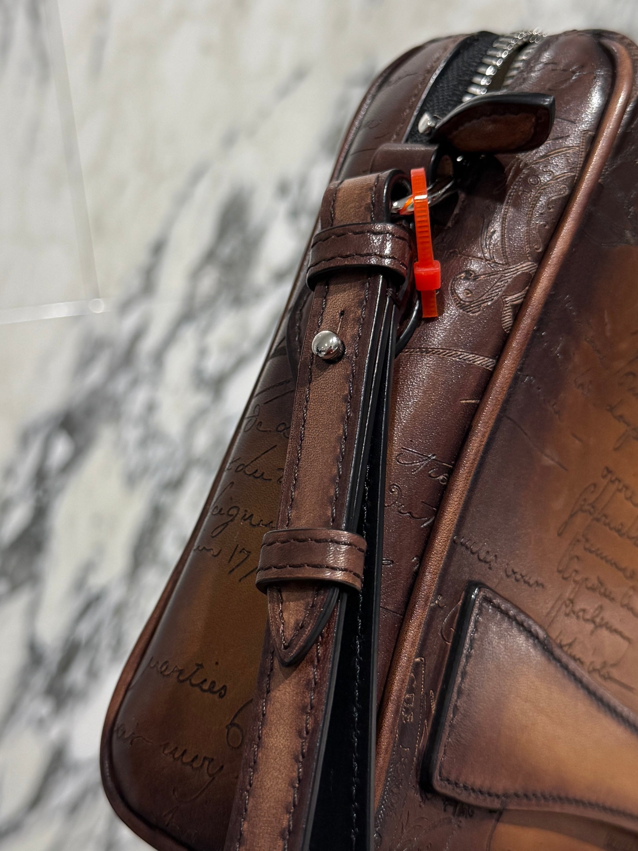 BERLUTI Berluti Rosewood Scritto Leather Zip Pouch ROSEWOOD_NEO-JOUR-V2 ベルルッティ ローズウッド スクリットレザー ジップポーチ