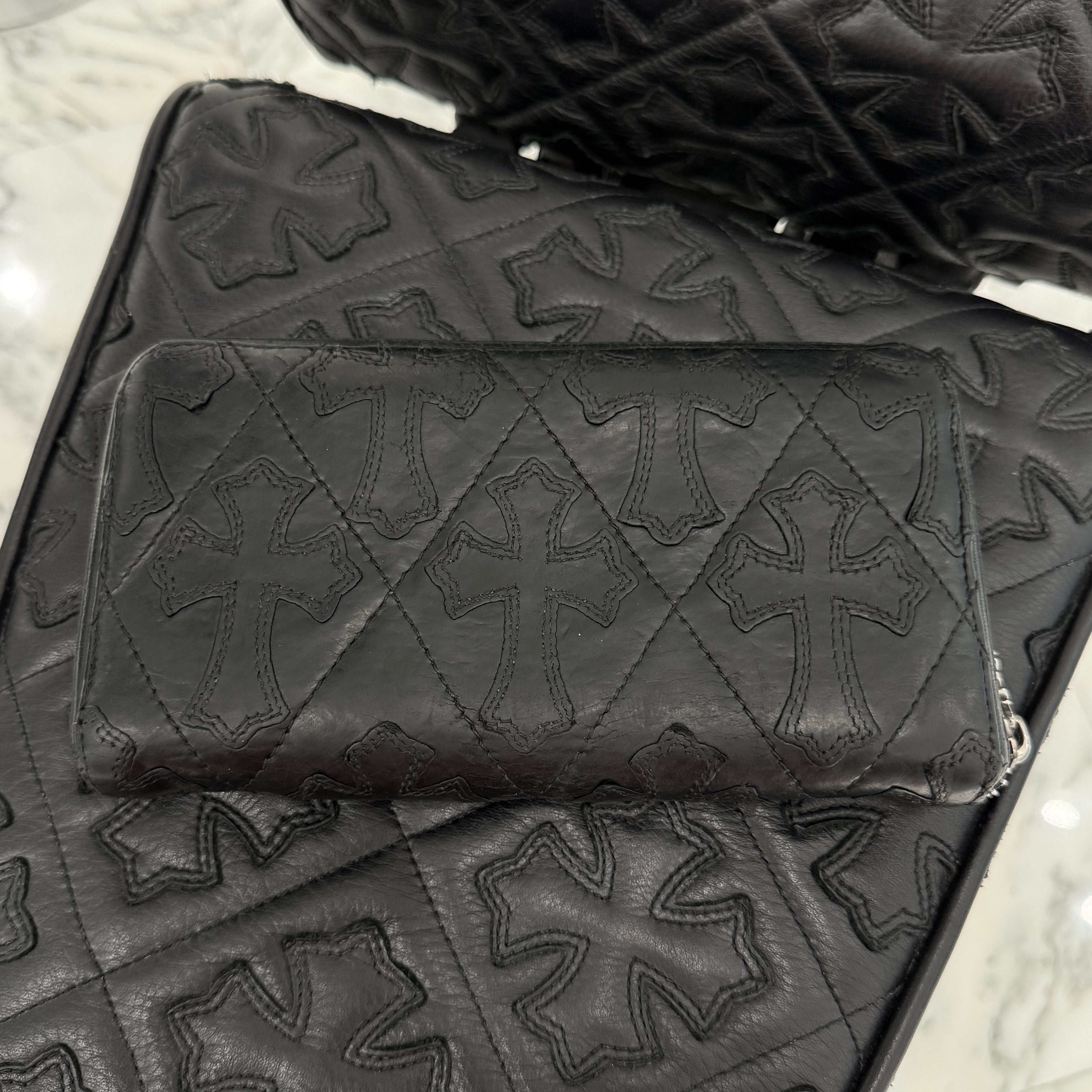 CHROME HEARTS Cemetery Cross Leather Patch Quilting Leather Wallet クロムハーツ セメタリークロス レザーパッチ キルティングレザー ウォレット