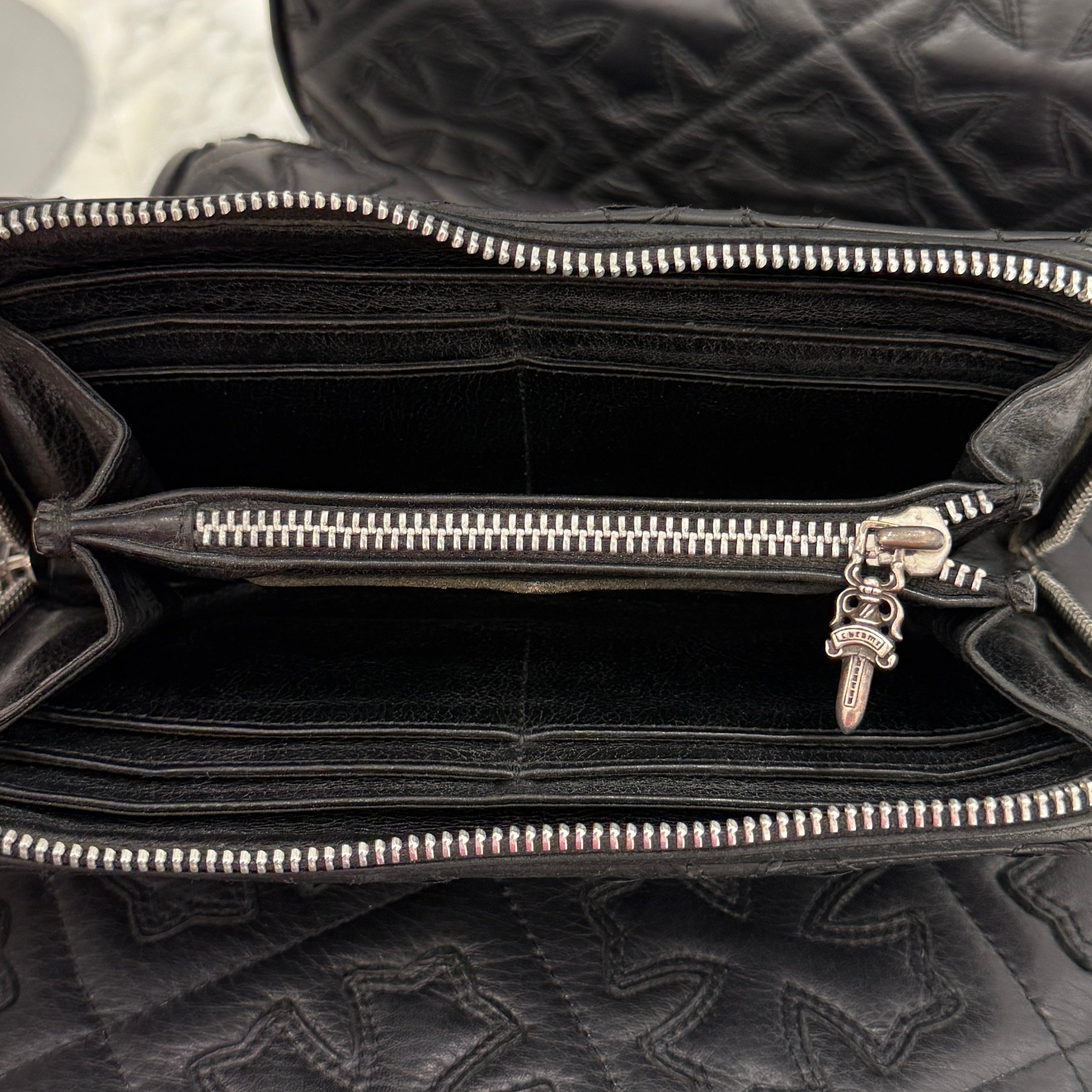 CHROME HEARTS Cemetery Cross Leather Patch Quilting Leather Wallet クロムハーツ セメタリークロス レザーパッチ キルティングレザー ウォレット