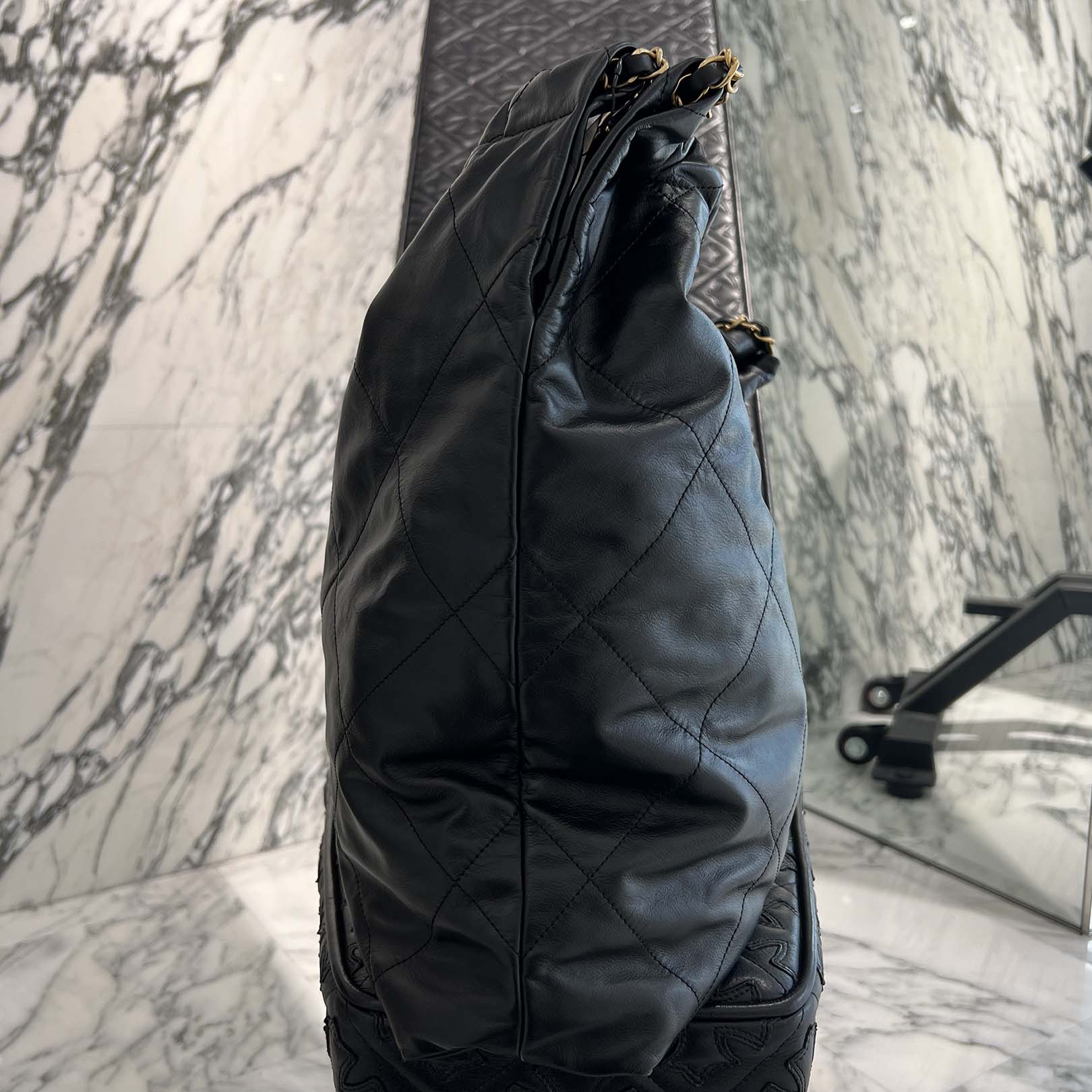 CHANEL 22 Small Shiny Calf Leather Chain Shoulder Bag シャネル 22 スモール シャイニーカーフスキン チェーン ショルダーバッグ