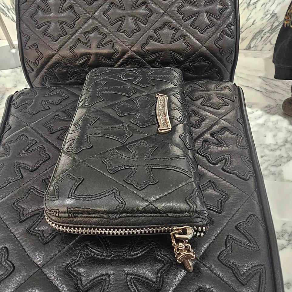 CHROME HEARTS Cemetery Cross Leather Patch Quilting Leather Wallet クロムハーツ セメタリークロス レザーパッチ キルティングレザー ウォレット