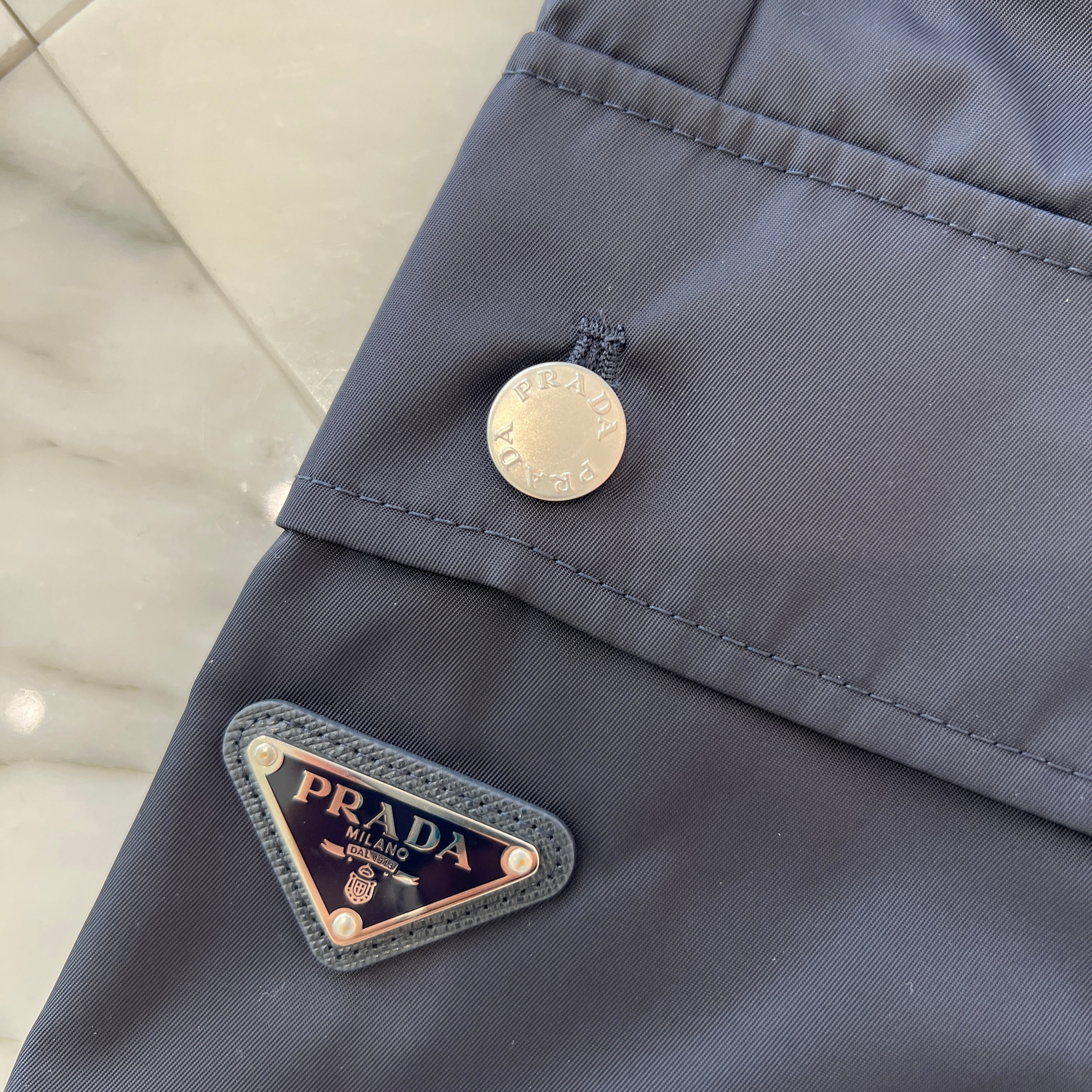 PRADA 2023SS Re-Nylon Triangle Logo Plate Cargo Shorts SPH244 S231