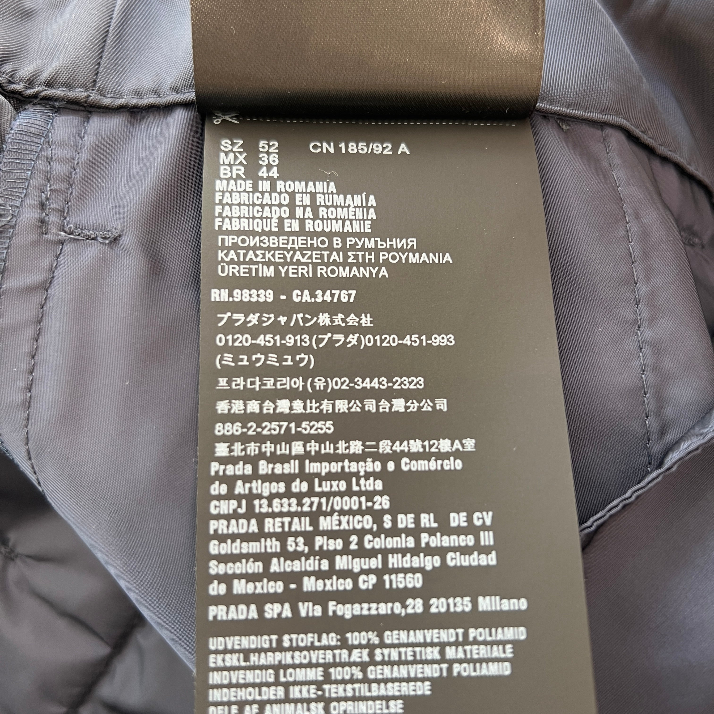 PRADA 2023SS Re-Nylon Triangle Logo Plate Cargo Shorts SPH244 S231 1WQ8 Size 52 プラダ リ・ナイロン トライアングルロゴプレート カーゴハーフパンツ サイズ52