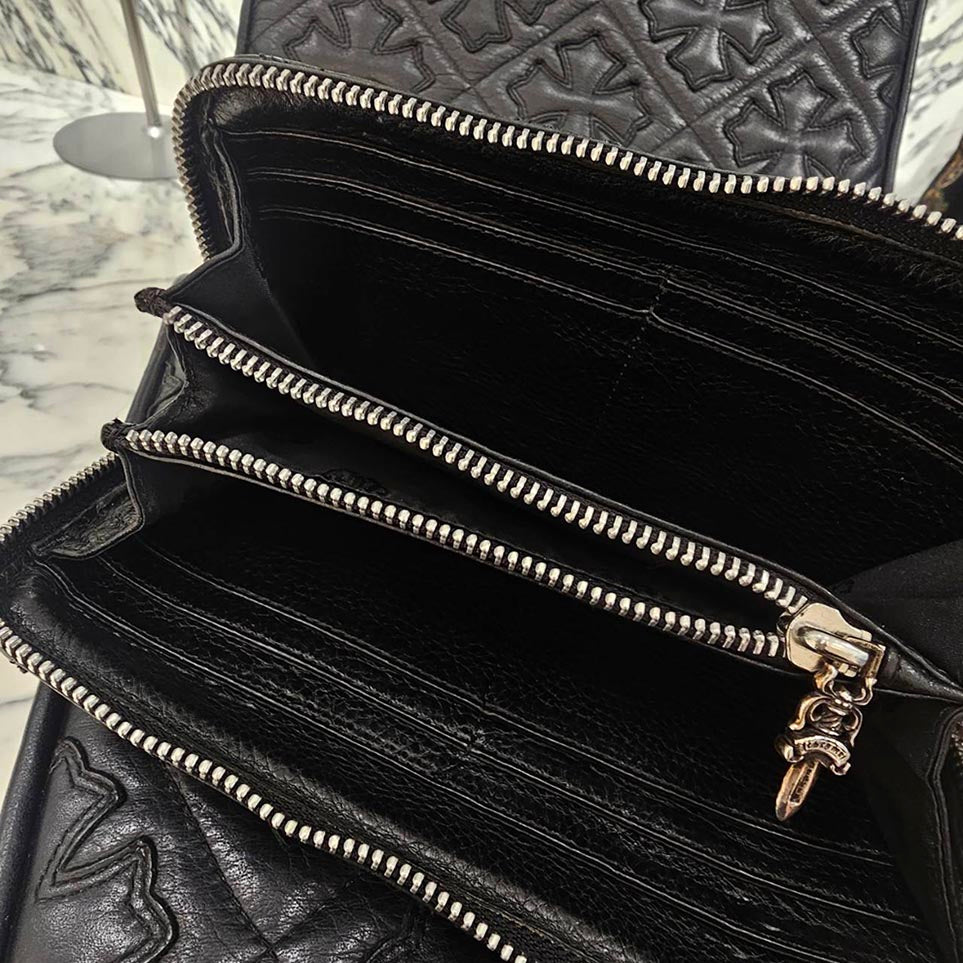 CHROME HEARTS Cemetery Cross Leather Patch Quilting Leather Wallet クロムハーツ セメタリークロス レザーパッチ キルティングレザー ウォレット