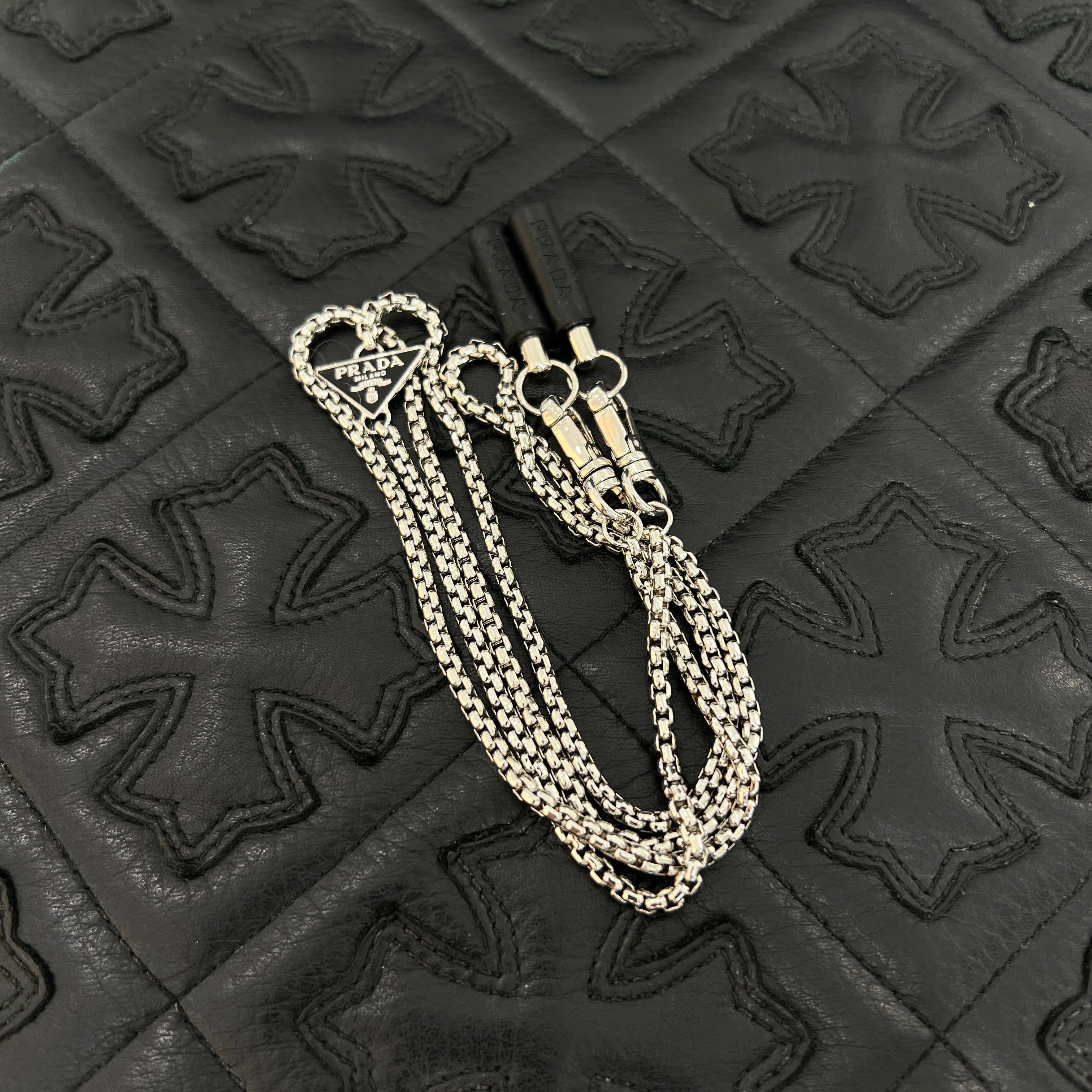 PRADA 2025AW Triangle Logo Plate Air Pods Earphone Metal Chain プラダ トライアングルロゴ プレート エアポッズ イヤホン メタルチェーン