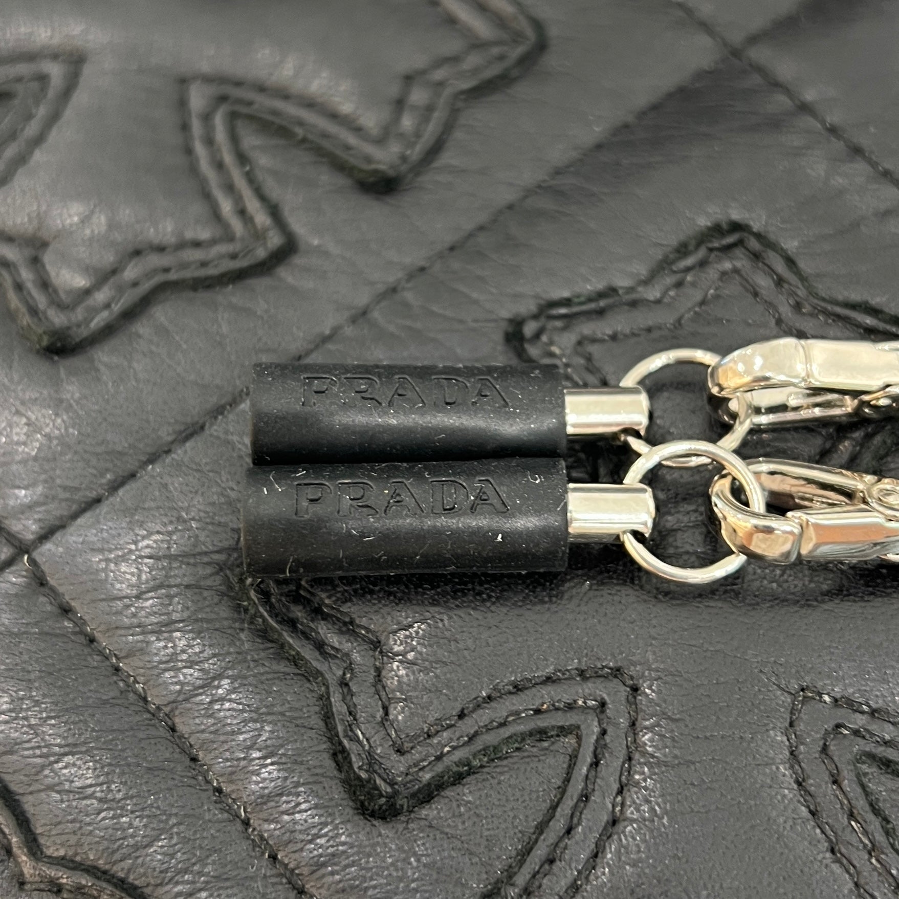 PRADA 2025AW Triangle Logo Plate Air Pods Earphone Metal Chain プラダ トライアングルロゴ プレート エアポッズ イヤホン メタルチェーン