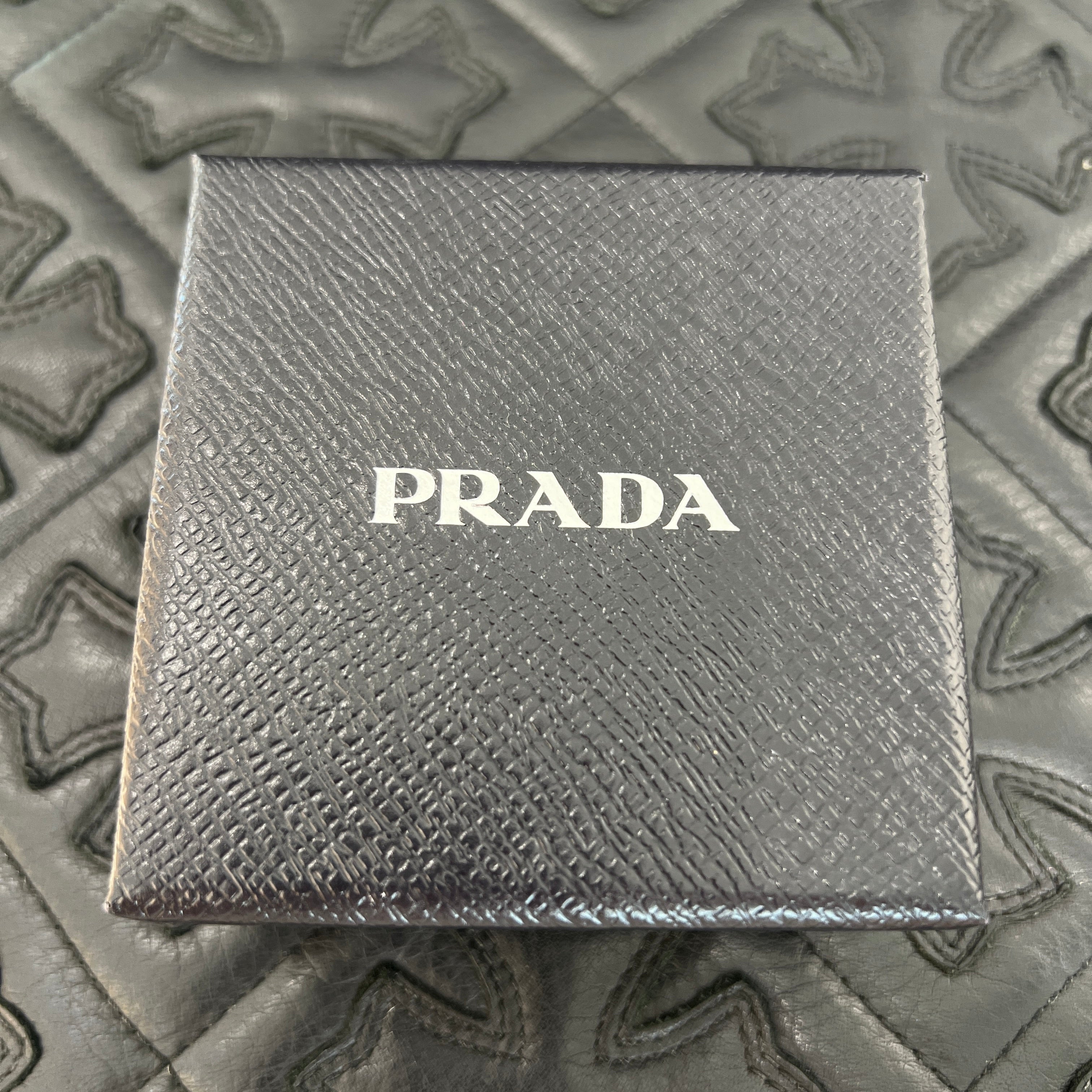 PRADA 2025AW Triangle Logo Plate Air Pods Earphone Metal Chain プラダ トライアングルロゴ プレート エアポッズ イヤホン メタルチェーン