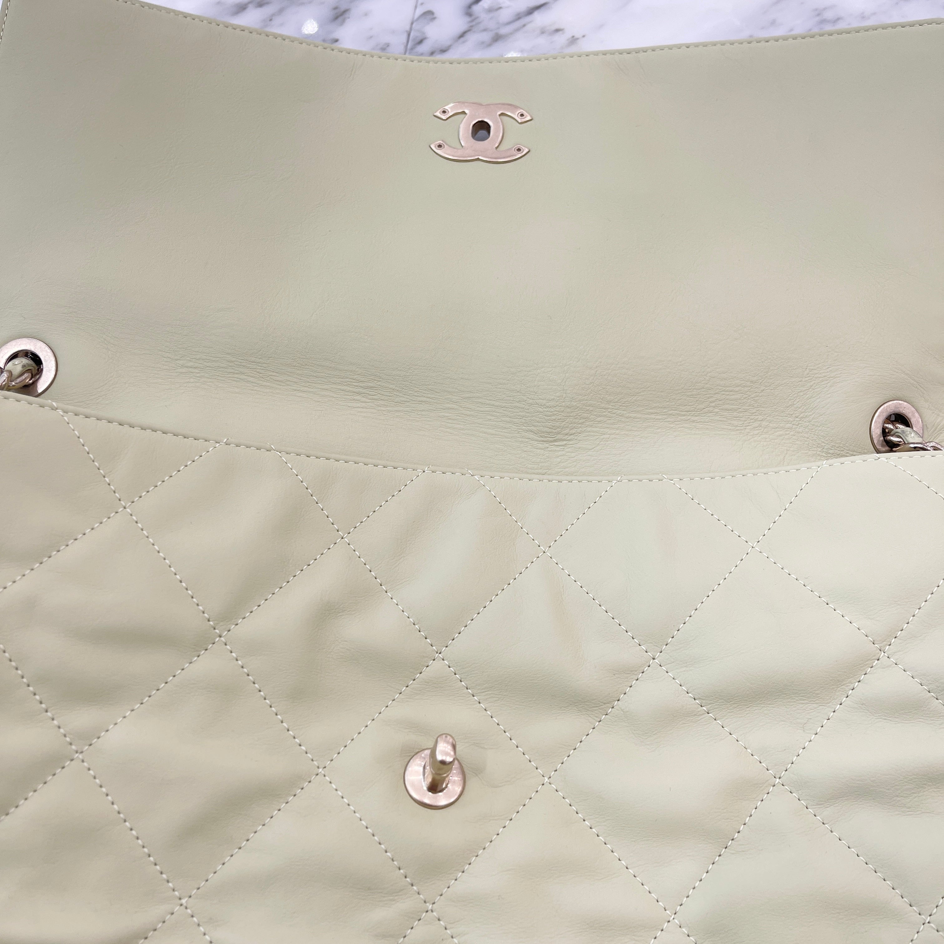 CHANEL 2024 Cruise Matelasse Maxi Hobo Bag AS4617 B14999 NS835 シャネル 2024クルーズ マトラッセ マキシ ホーボーバッグ