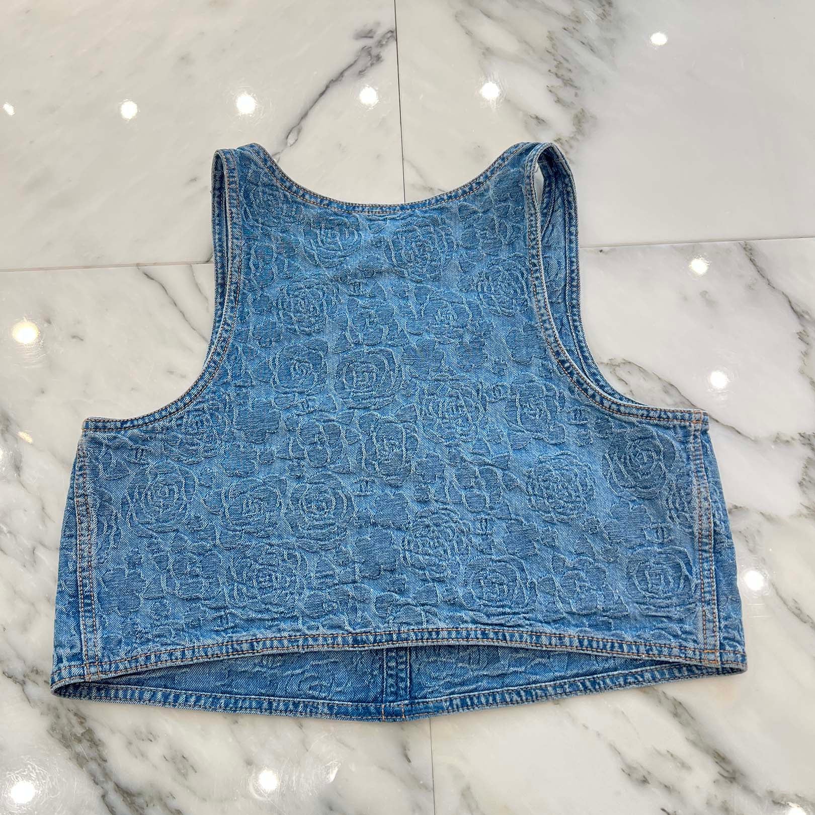 CHANEL 2023SS Coco Mark Camellia Embroidered Half Button Denim Vest P74483V66068 Size 34 シャネル ココマーク カメリア刺繍 ハーフボタンデニムベスト サイズ34