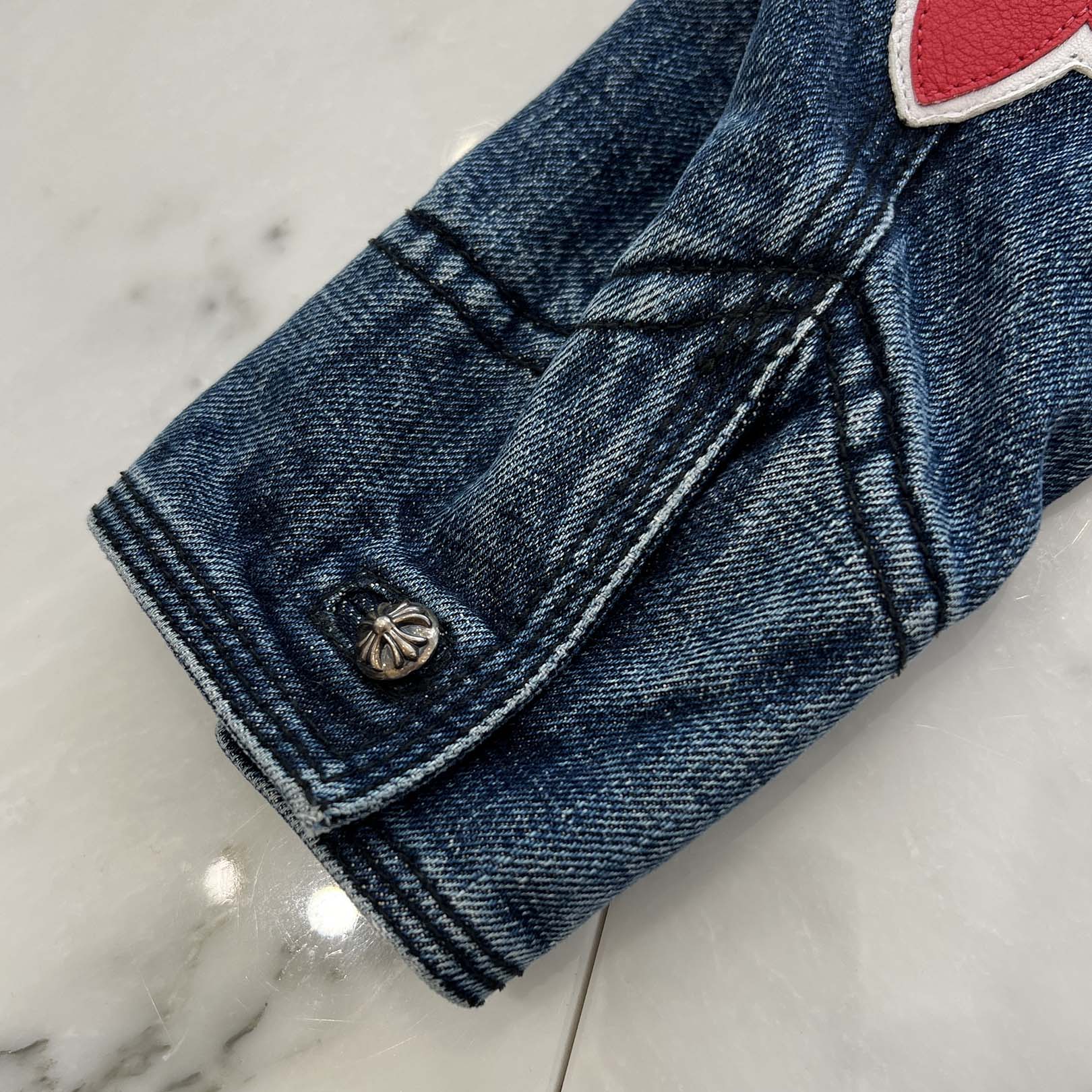 CHROME HEARTS Floral Cross Leather Patch Flare Knee Sleeve Denim Jacket Size S クロムハーツ フローラルクロス レザーパッチ フレアニー スリーブ デニムジャケット サイズS