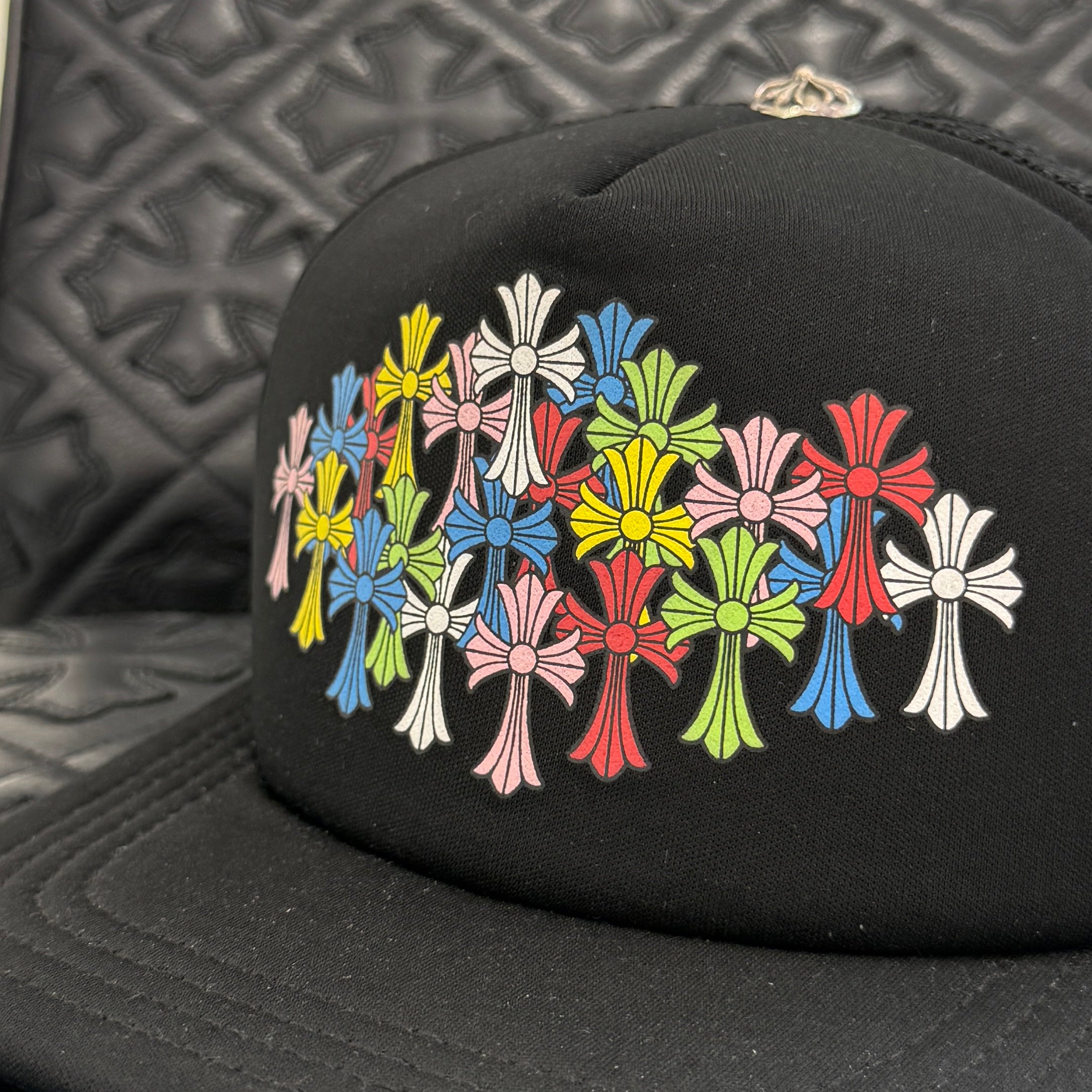 CHROME HEARTS MULTI COLOR SEMETERY CROSS TRUCKER CAP クロム