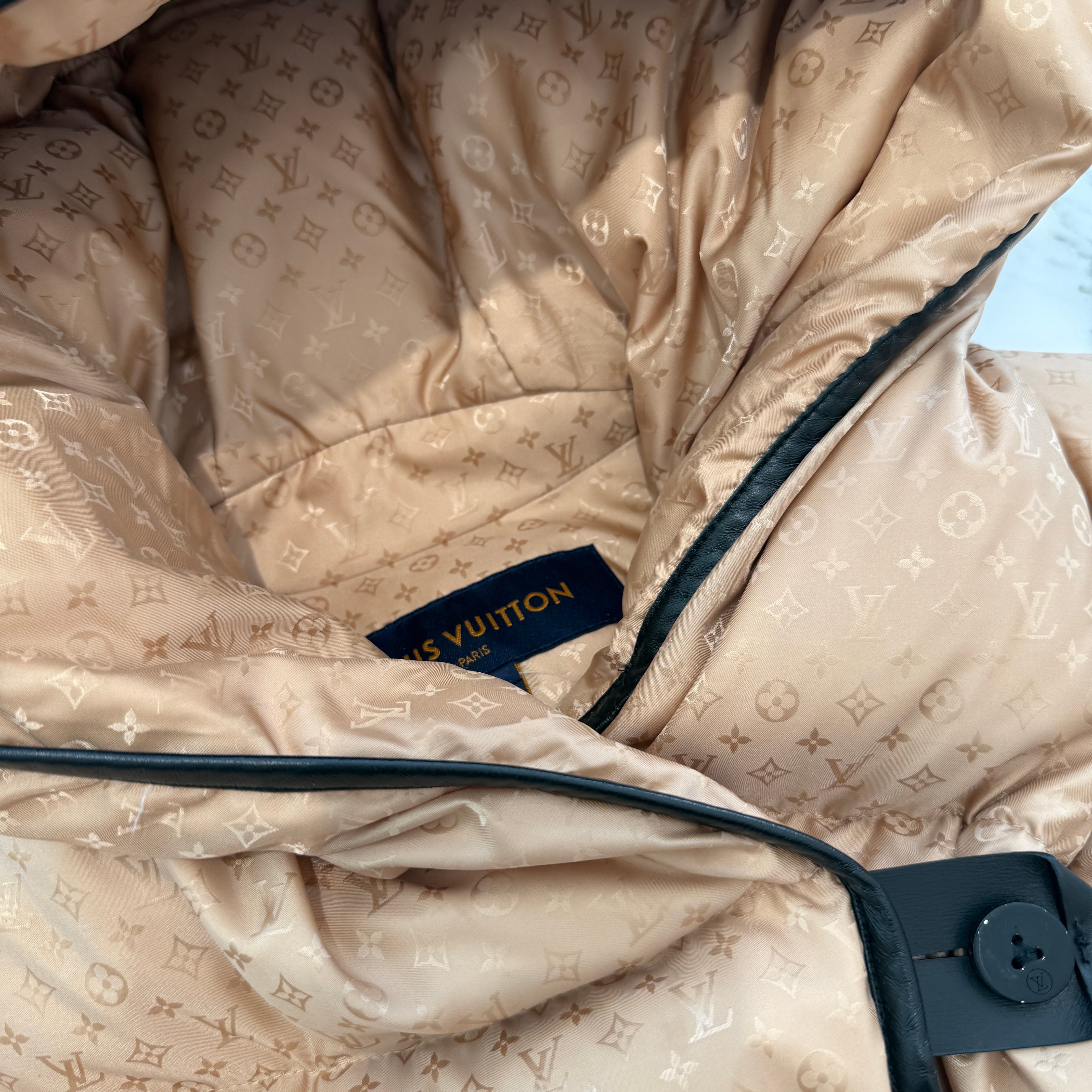 LOUIS VUITTON 2020AW Monogram Down Jacket Size 38 ルイヴィトン