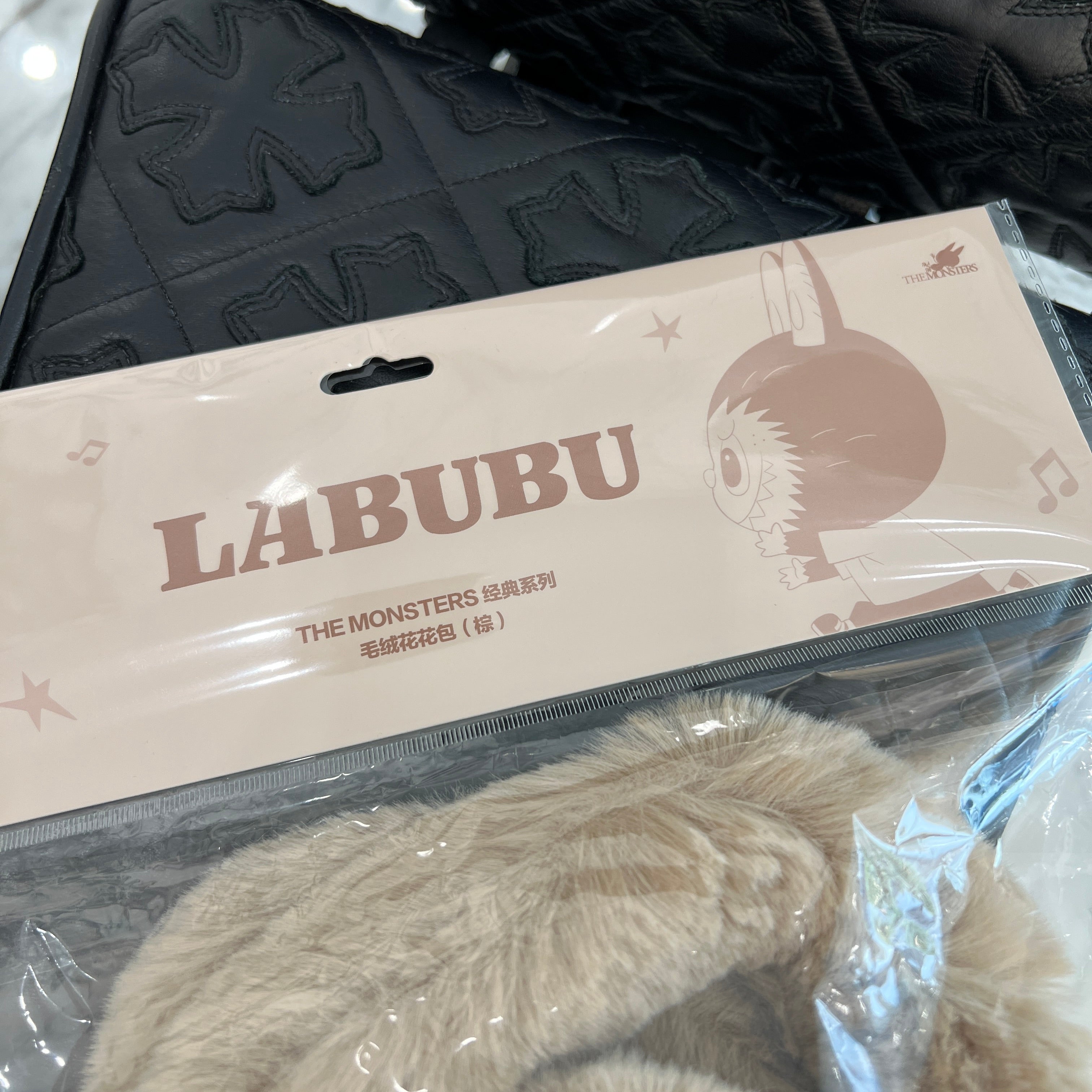POP MART The Monsters Classic Series Plush Flower Bag LABUBU