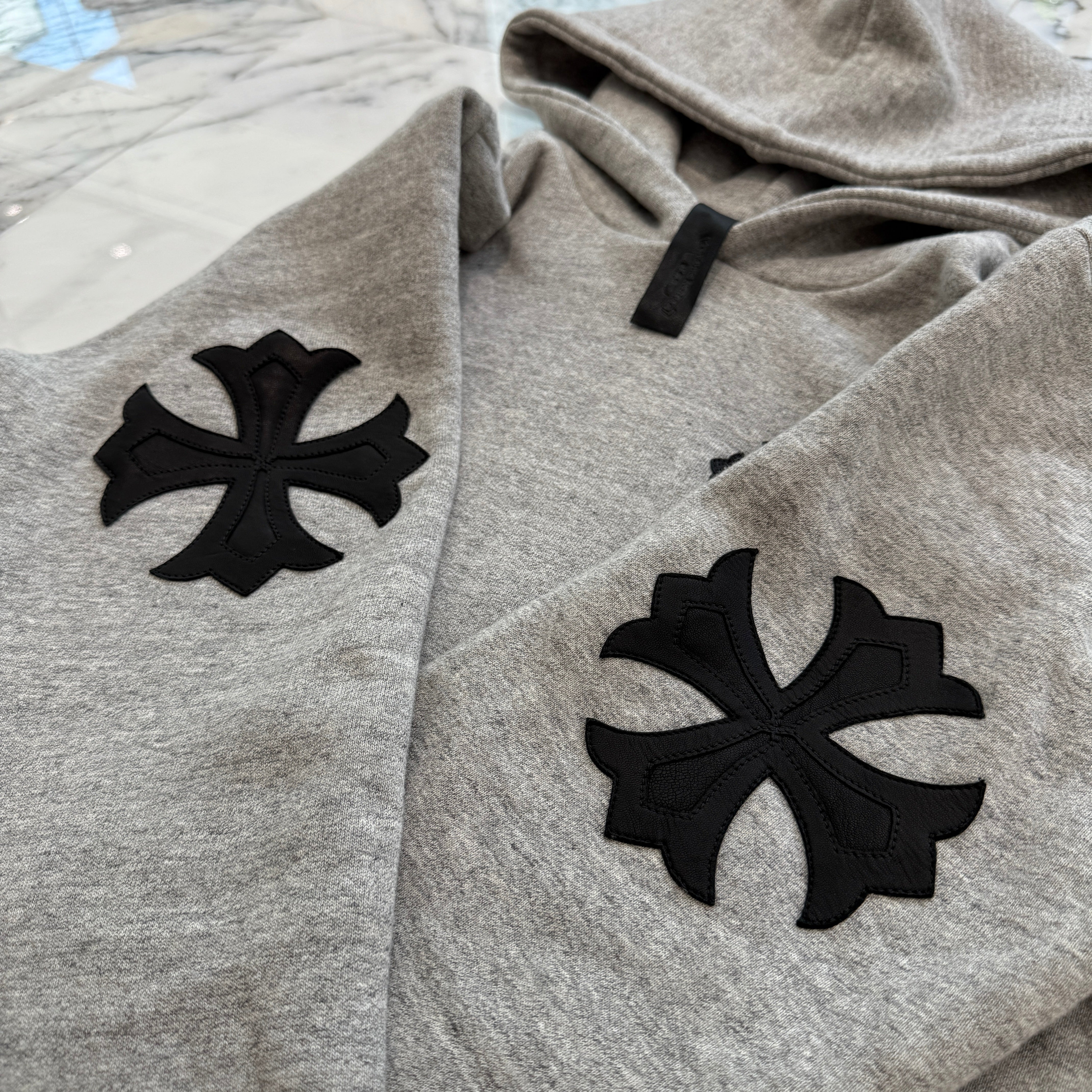 CHROME HEARTS Y NOT 3 Cemetery Cross Leather Patch Pullover Hoodie Size M クロムハーツ ワイノット 3 セメタリークロス レザーパッチ プルオーバーフーディー サイズM