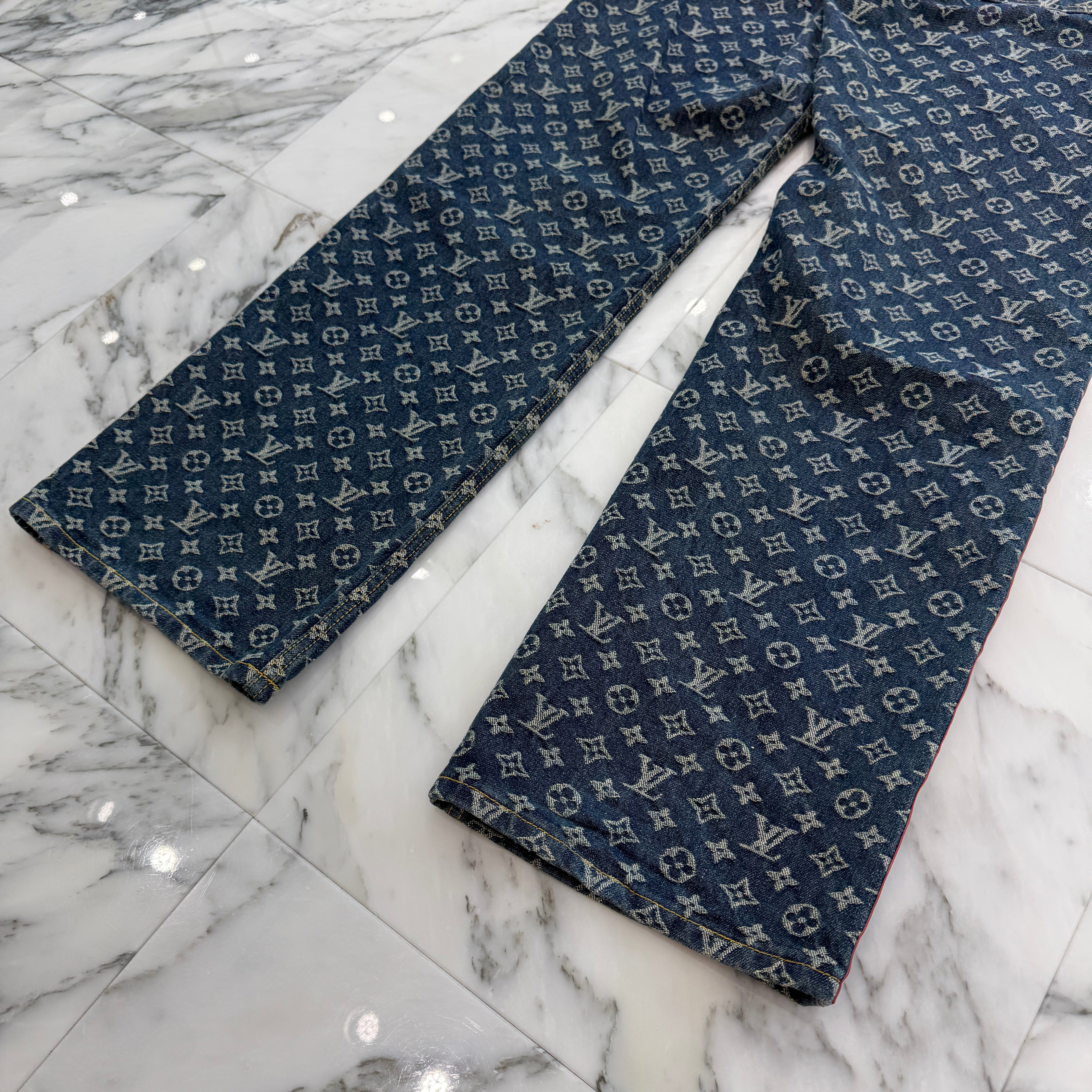 LOUIS VUITTON 2025SS Side Leather Line Monogram Denim Pants HSD10W Size 32 ルイヴィトン サイドレザーライン モノグラム デニムパンツ サイズ32