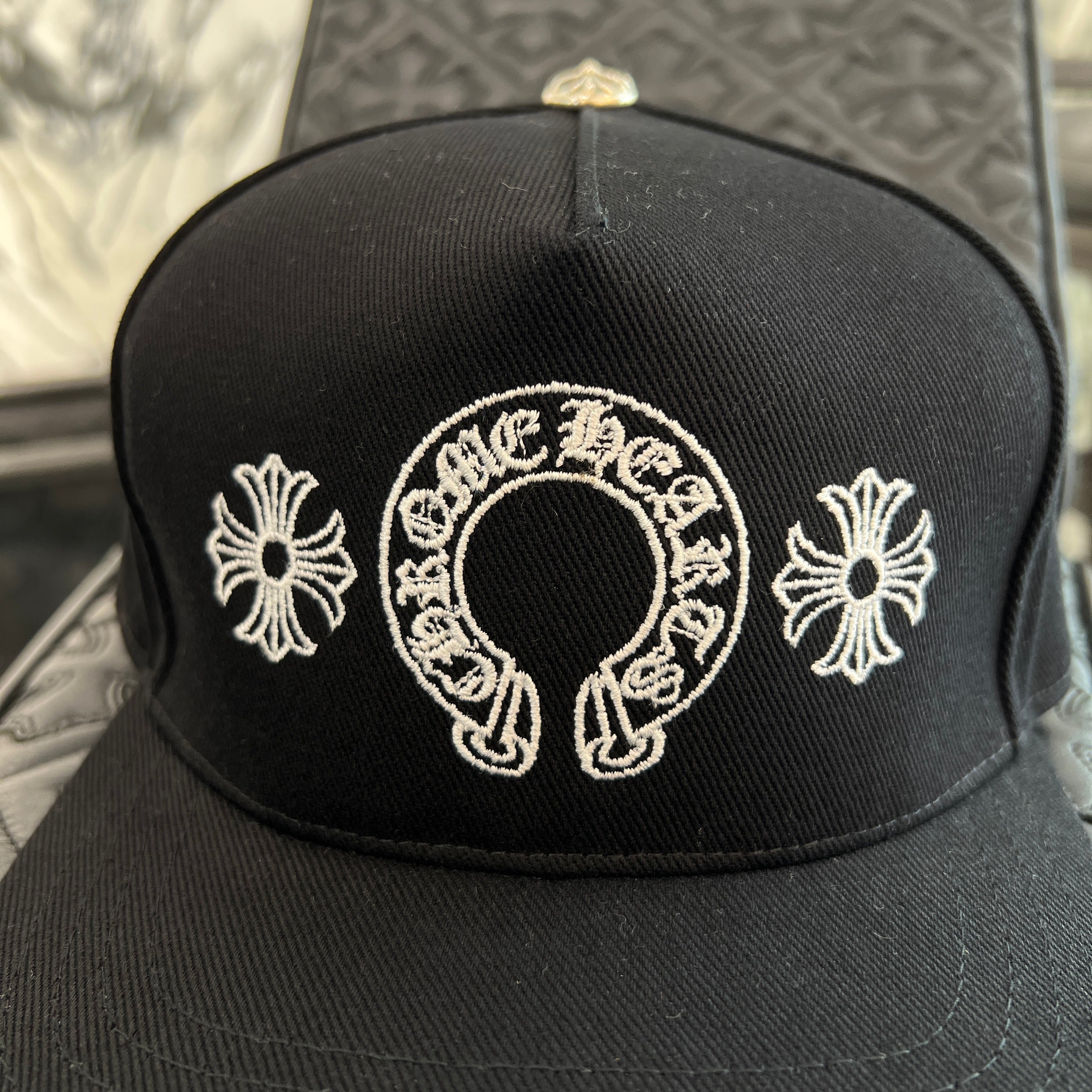 CHROME HEARTS CH Plus Horseshoe Embroidery Baseball Cap Size ONE SIZE（51-61）クロムハーツ CHプラス ホースシュー 刺繍 ベースボールキャップ サイズONE SIZE（51-61)