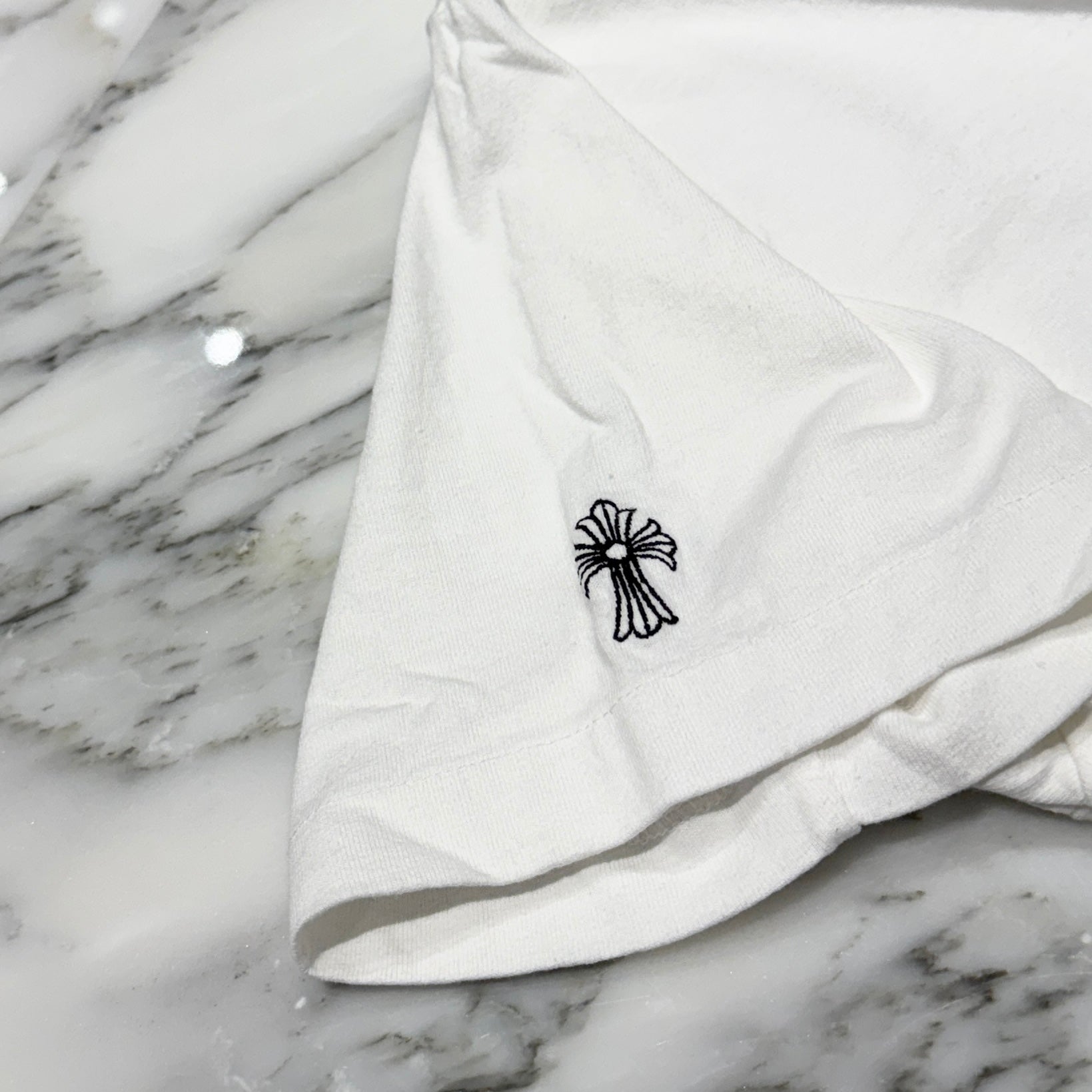 CHROME HEARTS Y NOT Vertical Logo Cross Embroidery Tee Size L クロムハーツ ワイノット バーティカルロゴ クロス刺繍 Tシャツ サイズL