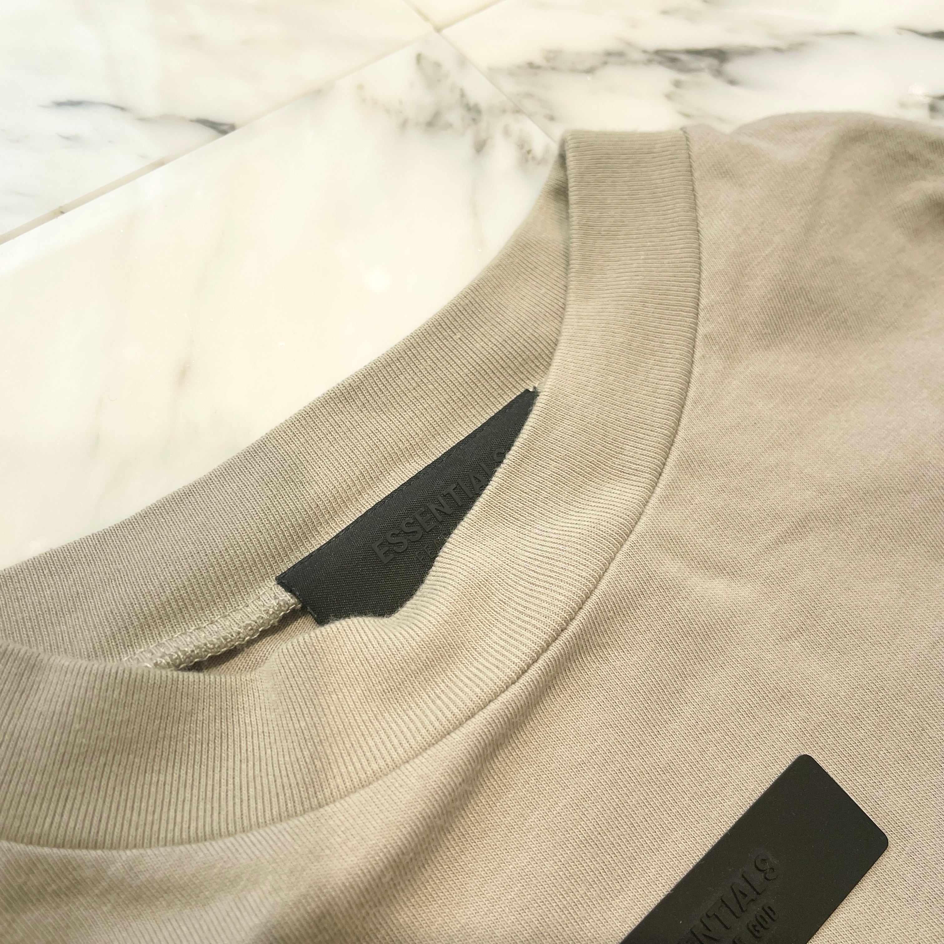 ESSENTIALS FEAR OF GOD 2024SS Rubber Tag Crewneck Long Sleeve Tee Size M エッセンシャル フィアオブゴッド ラバータグ ロングスリーブ Tシャツ サイズM