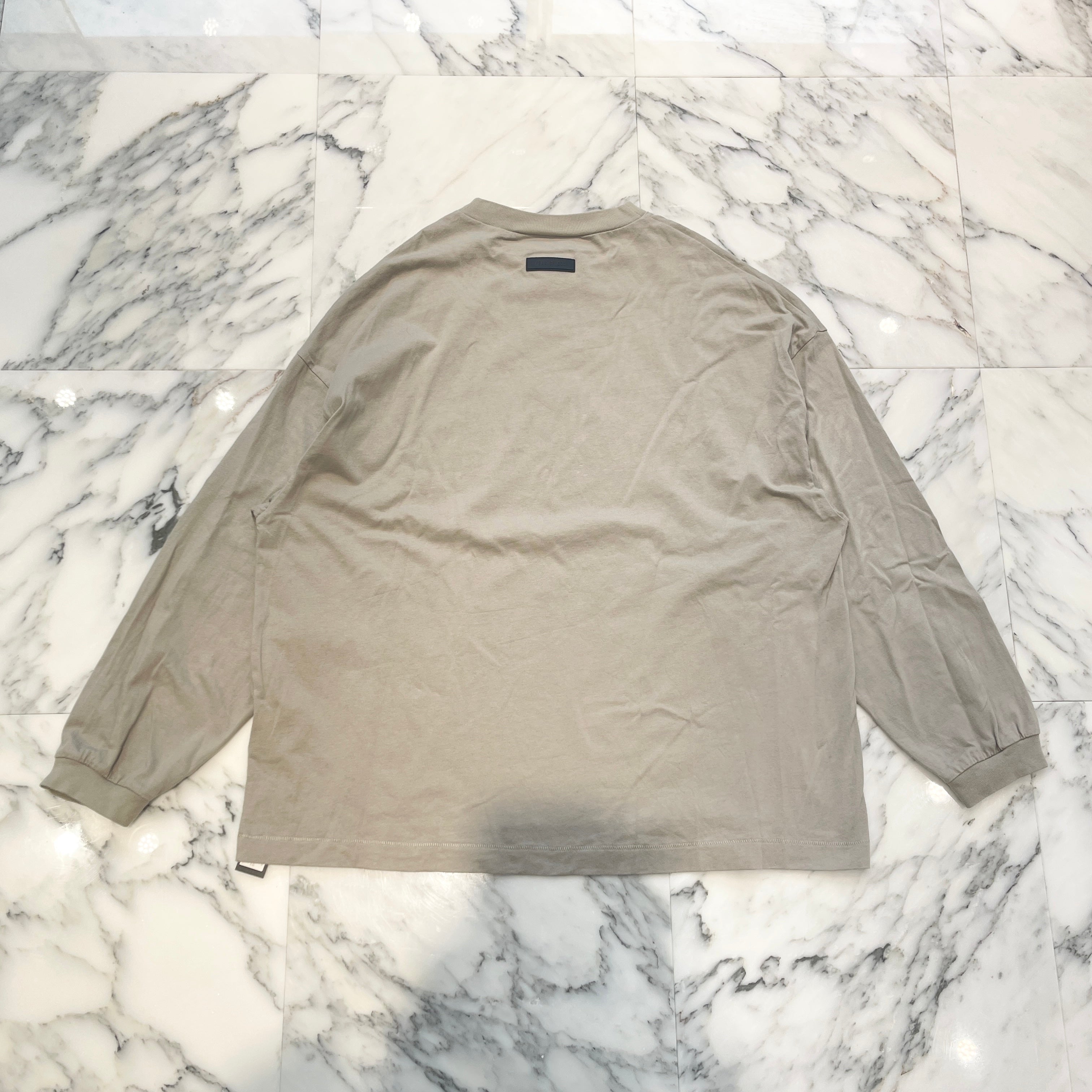 ESSENTIALS FEAR OF GOD 2024SS Rubber Tag Crewneck Long Sleeve Tee Size M エッセンシャル フィアオブゴッド ラバータグ ロングスリーブ Tシャツ サイズM