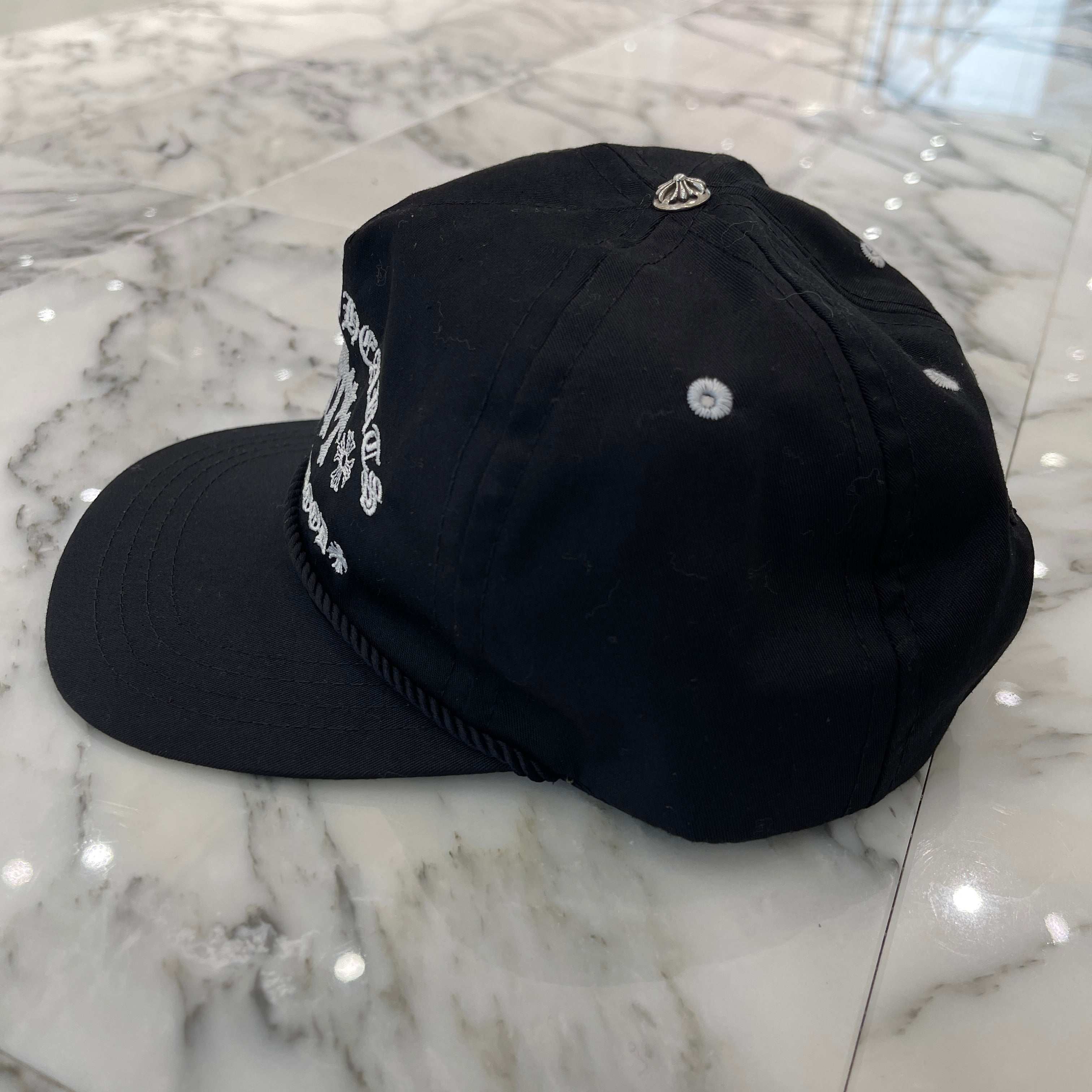 CHROME HEARTS GAS STATION King Taco 3 Cemetery Cross Trucker Cap Size ONE SIZE（53-60）クロムハーツ ガスステーション キングタコ 3セメタリークロス トラッカーキャップ サイズONE SIZE（53-60）