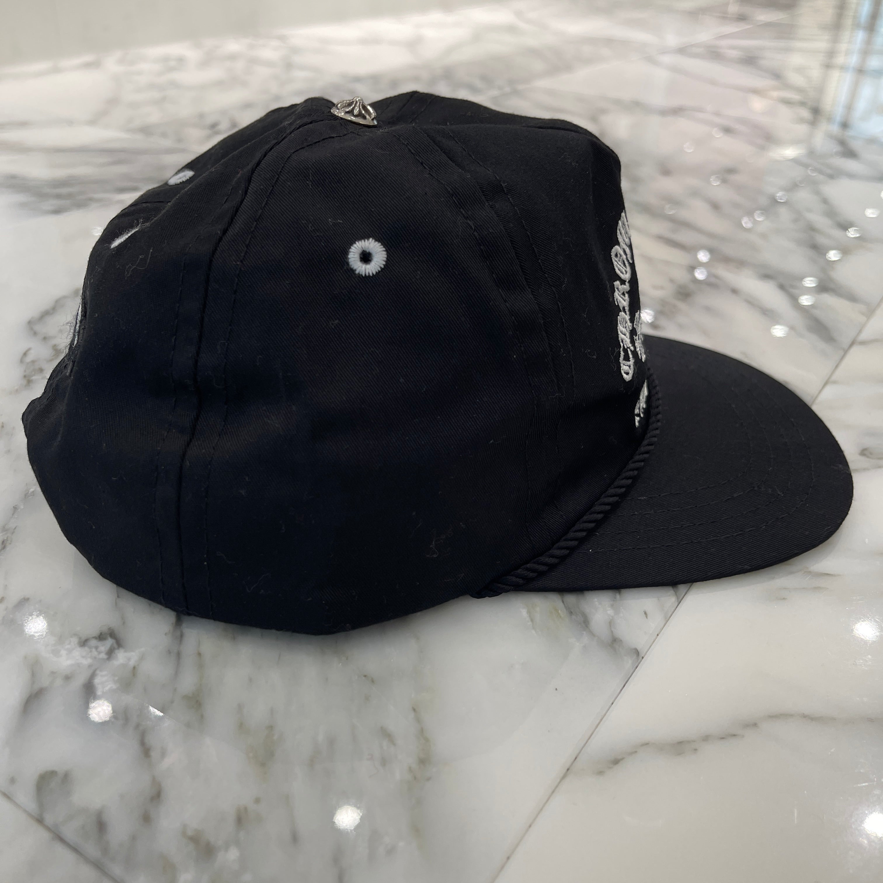 CHROME HEARTS GAS STATION King Taco 3 Cemetery Cross Trucker Cap Size ONE SIZE（53-60）クロムハーツ ガスステーション キングタコ 3セメタリークロス トラッカーキャップ サイズONE SIZE（53-60）