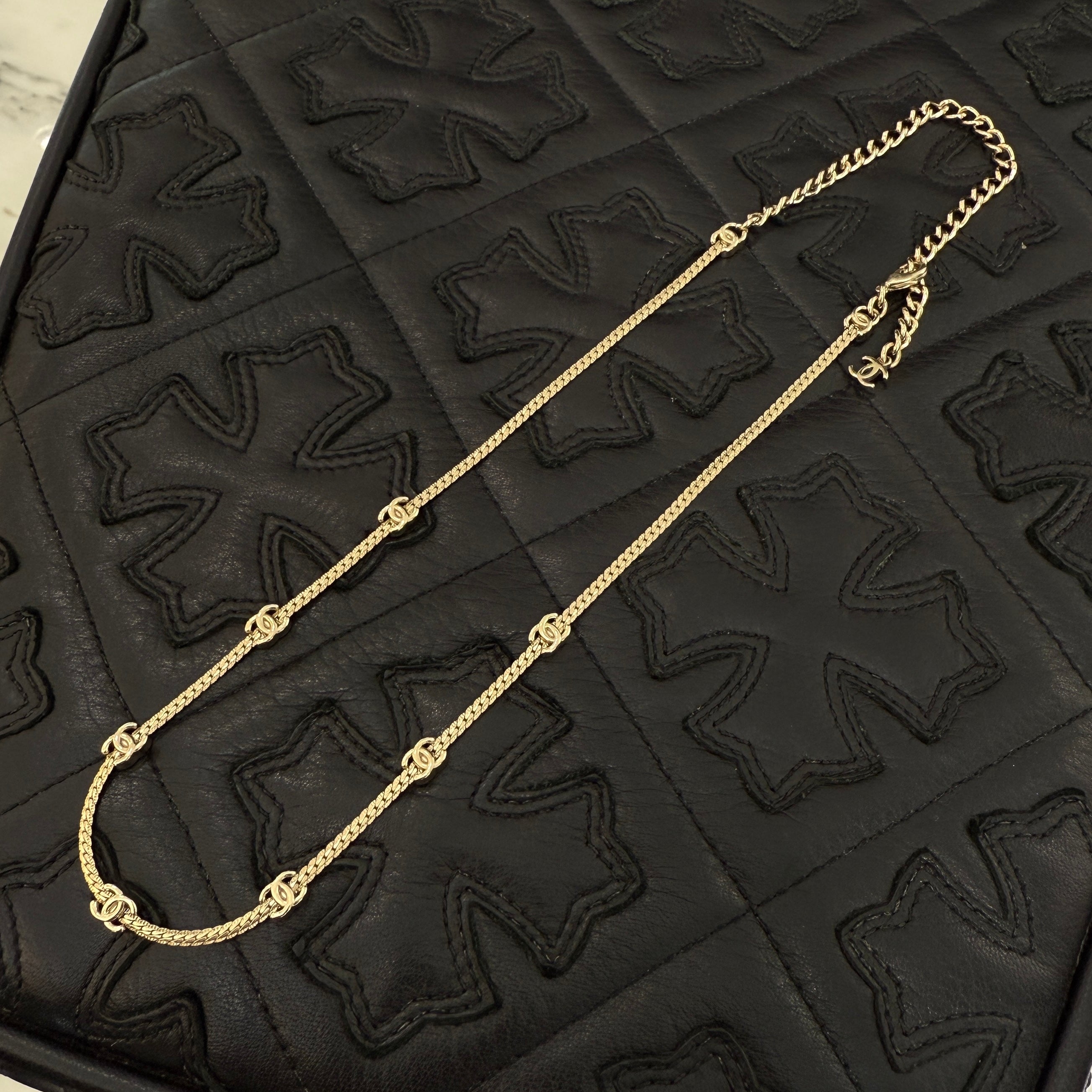 CHANEL 2024AW CC Logo Choker Chain Necklace ABE255 B18058 NZS81 Size FREE シャネル CCロゴ チョーカー チェーン ネックレス サイズFREE