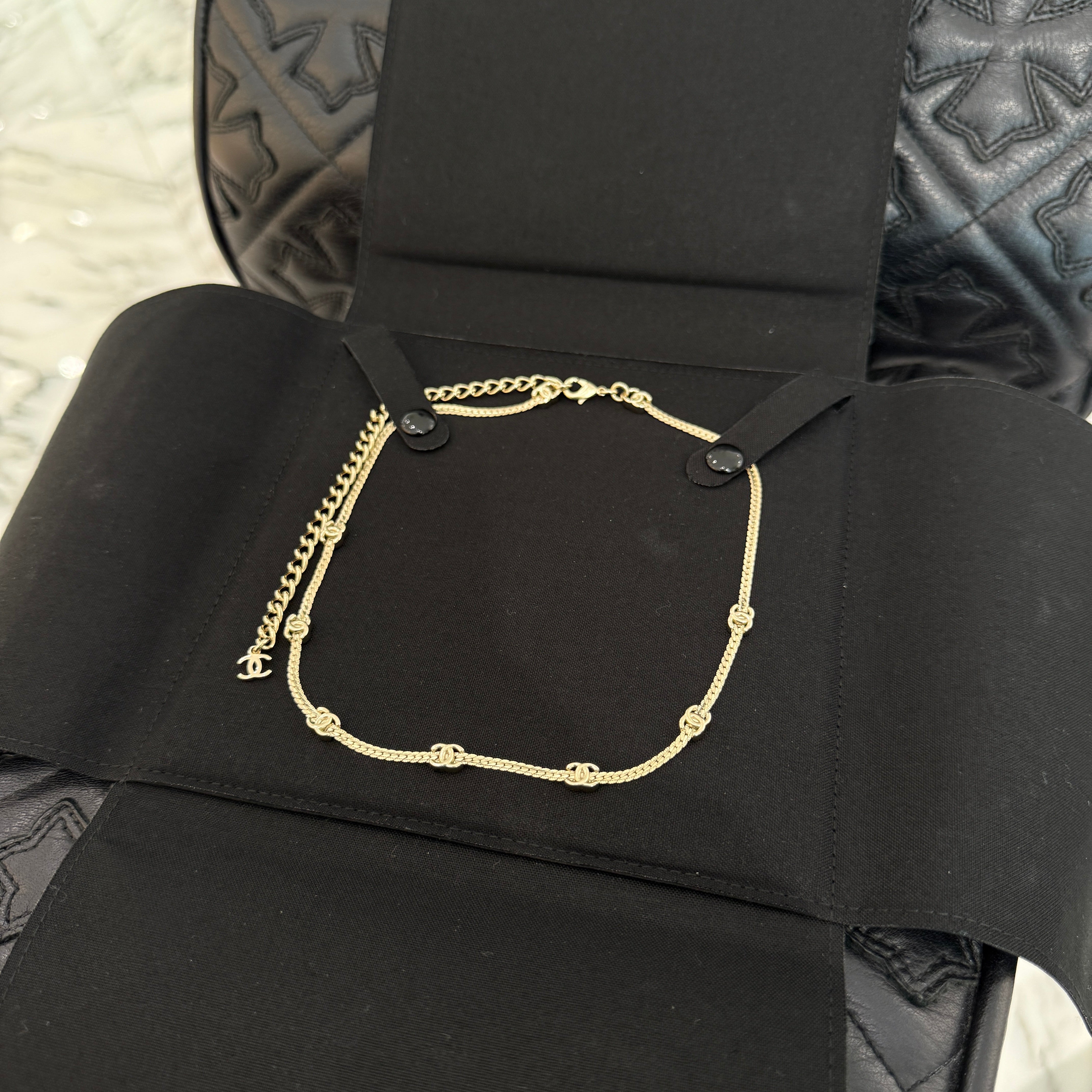 CHANEL 2024AW CC Logo Choker Chain Necklace ABE255 B18058 NZS81 Size FREE シャネル CCロゴ チョーカー チェーン ネックレス サイズFREE
