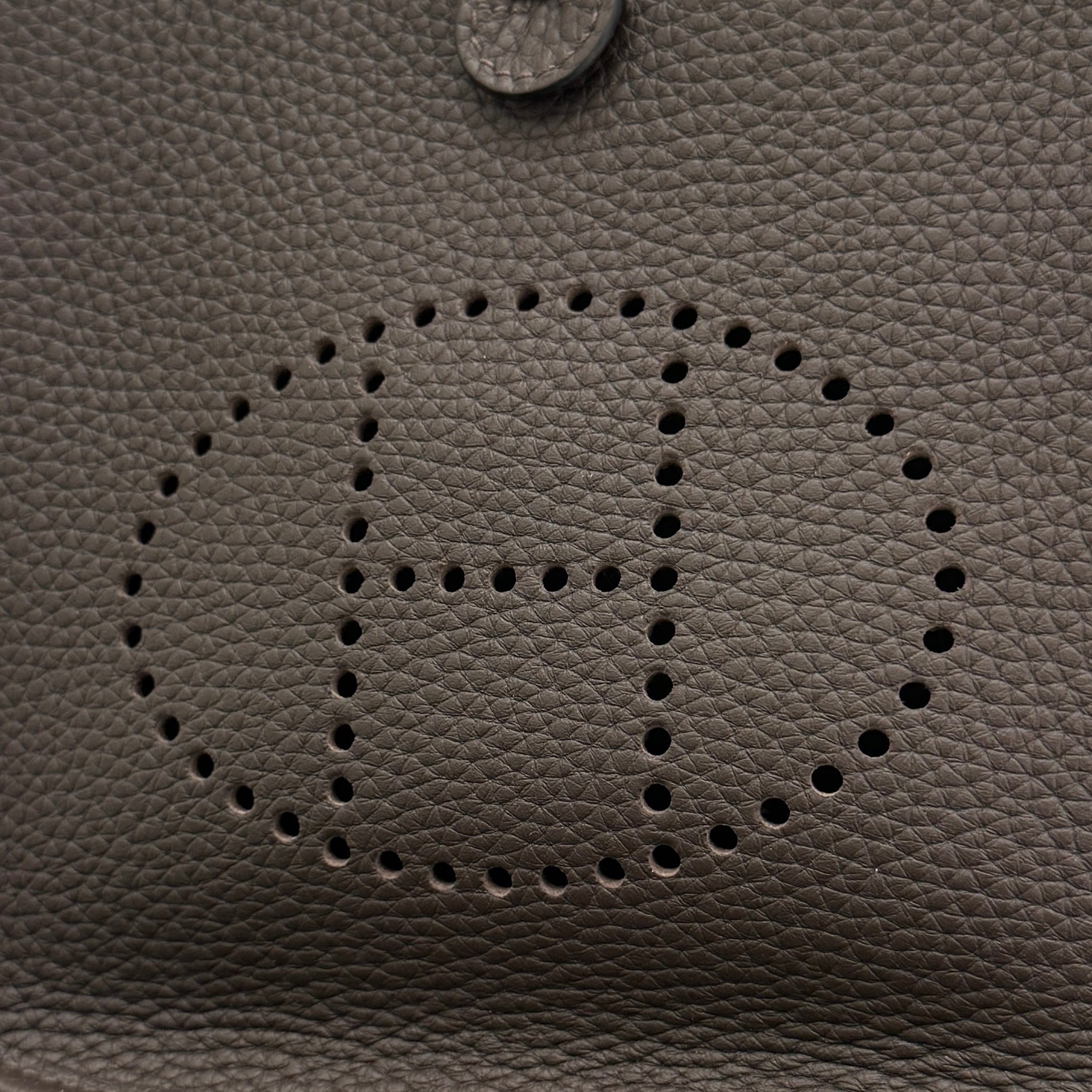 HERMES Evelyn Amazon TPM "Rouge Serie" W刻印 エルメス エブリン アマゾン TPM "ルージュセリエ" レザーショルダーバッグ