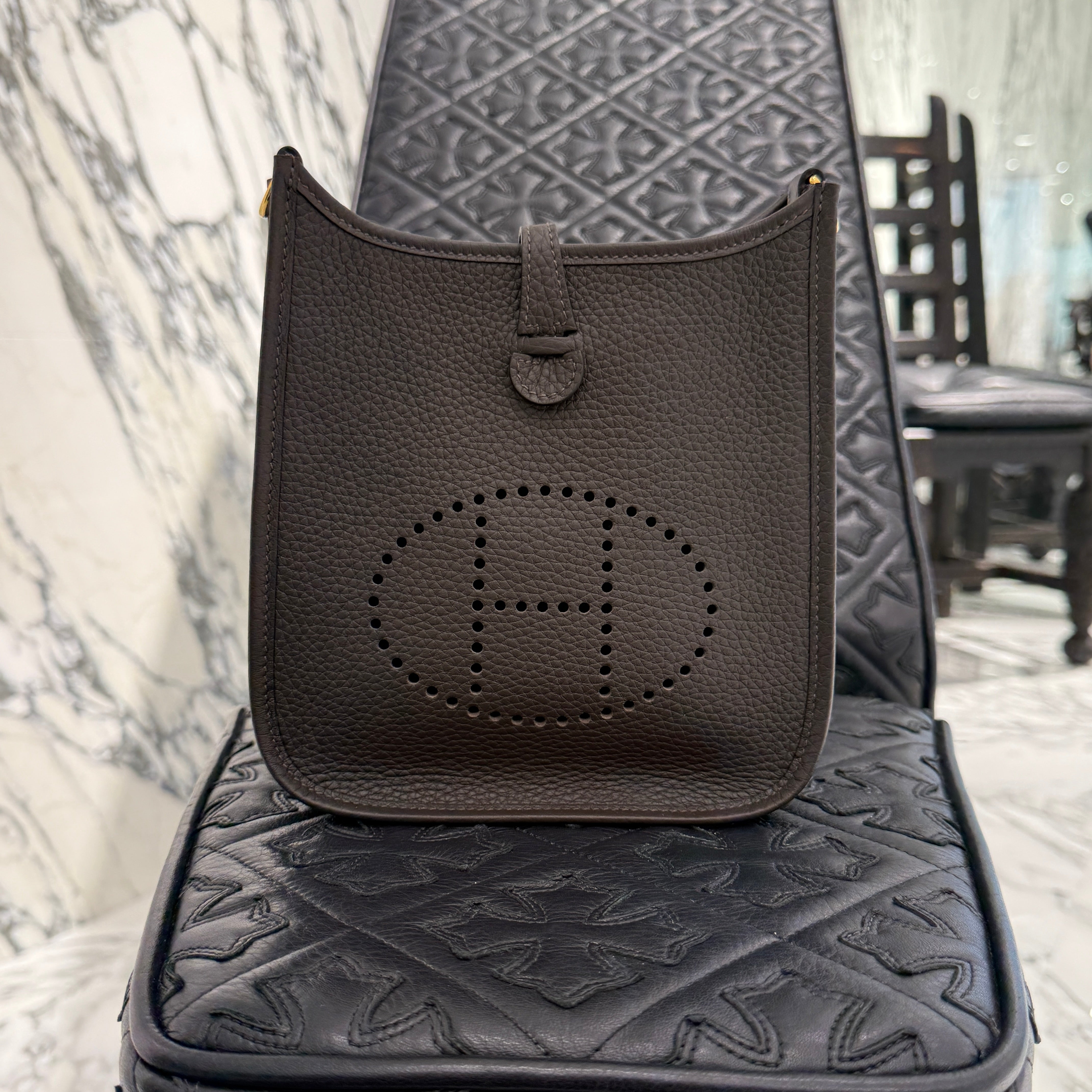 HERMES Evelyn Amazon TPM "Rouge Serie" W刻印 エルメス エブリン アマゾン TPM "ルージュセリエ" レザーショルダーバッグ