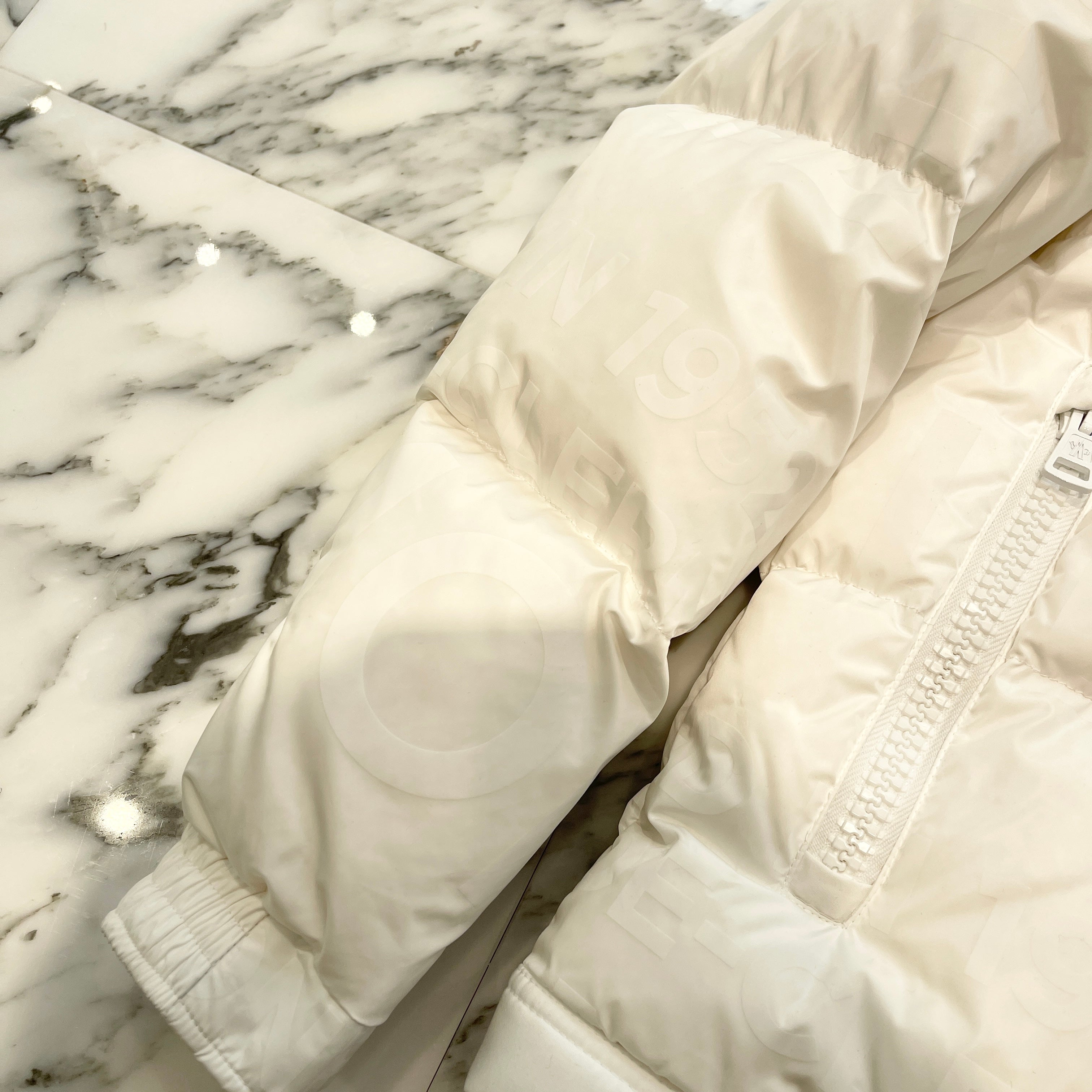 MONCLER 2022AW TARENTAISE GIUBBOTTO Down Jacket H20911A00211 Size 3 モンクレール タレンテーズ・ジュボット ダウンジャケット サイズ3