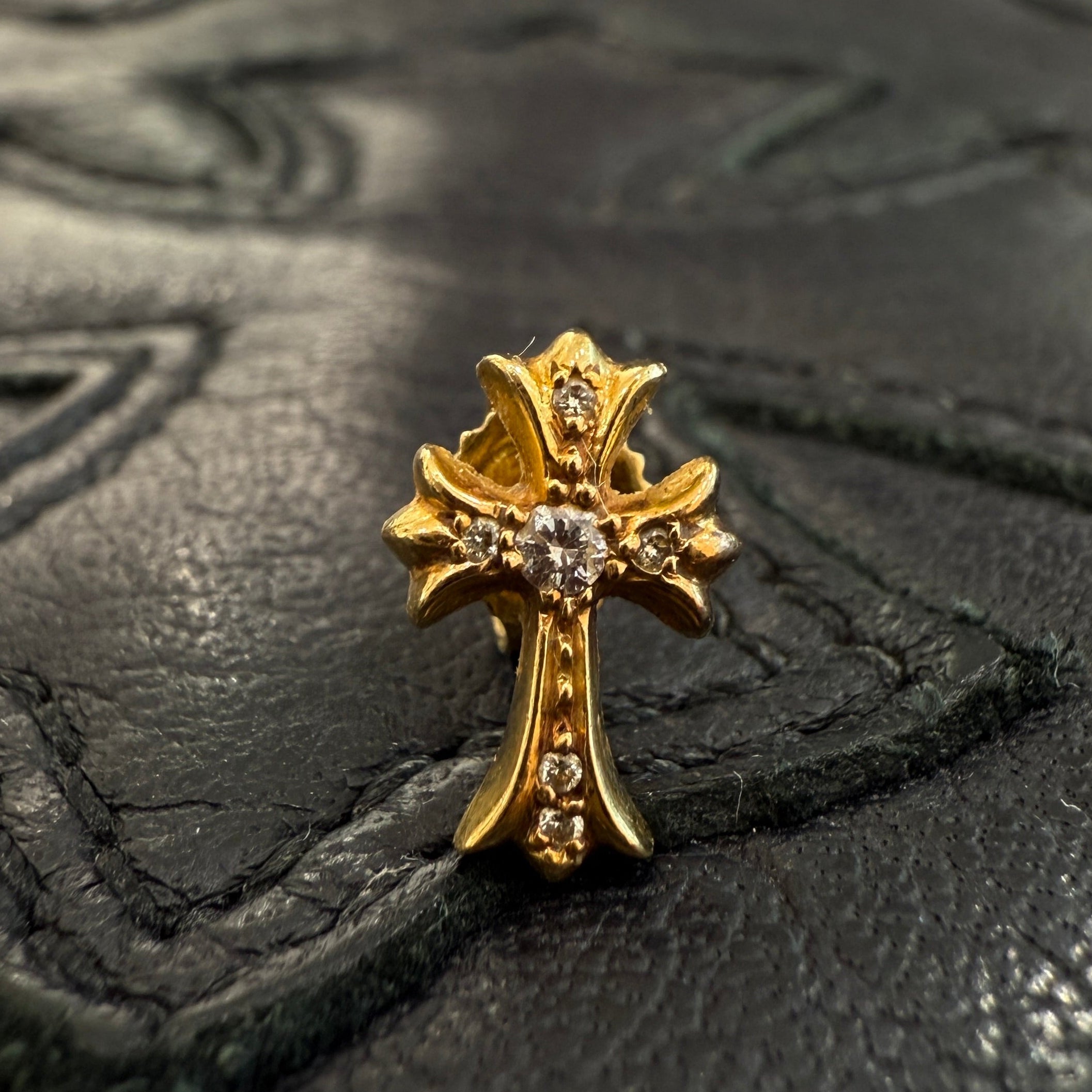 CHROME HEARTS 22K CH Cross Stud Earring Pave Diamond クロムハーツ 22K CH クロス スタッズ イヤリング パヴェダイアモンド ピアス